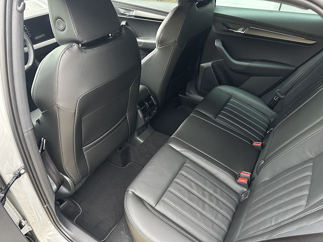 SKODA Karoq 2.0 TSI SportLine 4x4 DSG-image-8
