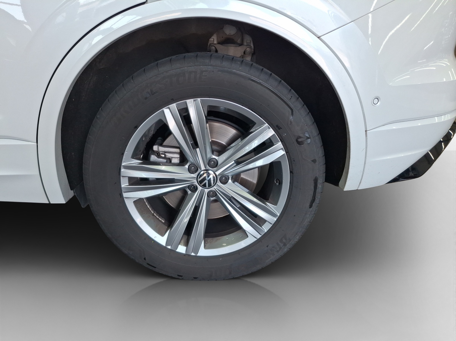 VW Touareg 3.0 TSI R-Line Tiptronic-image-13