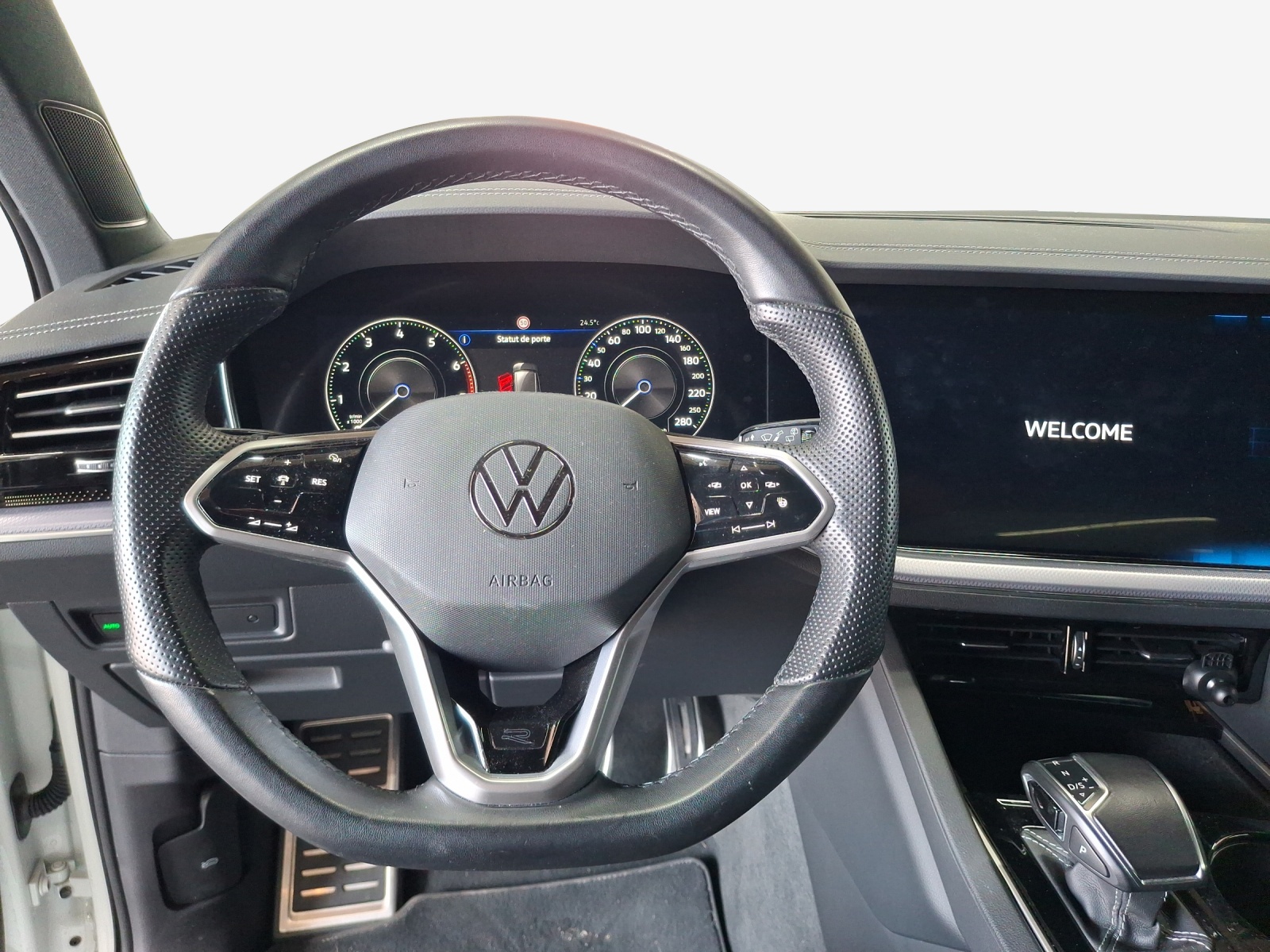 VW Touareg 3.0 TSI R-Line Tiptronic-image-9