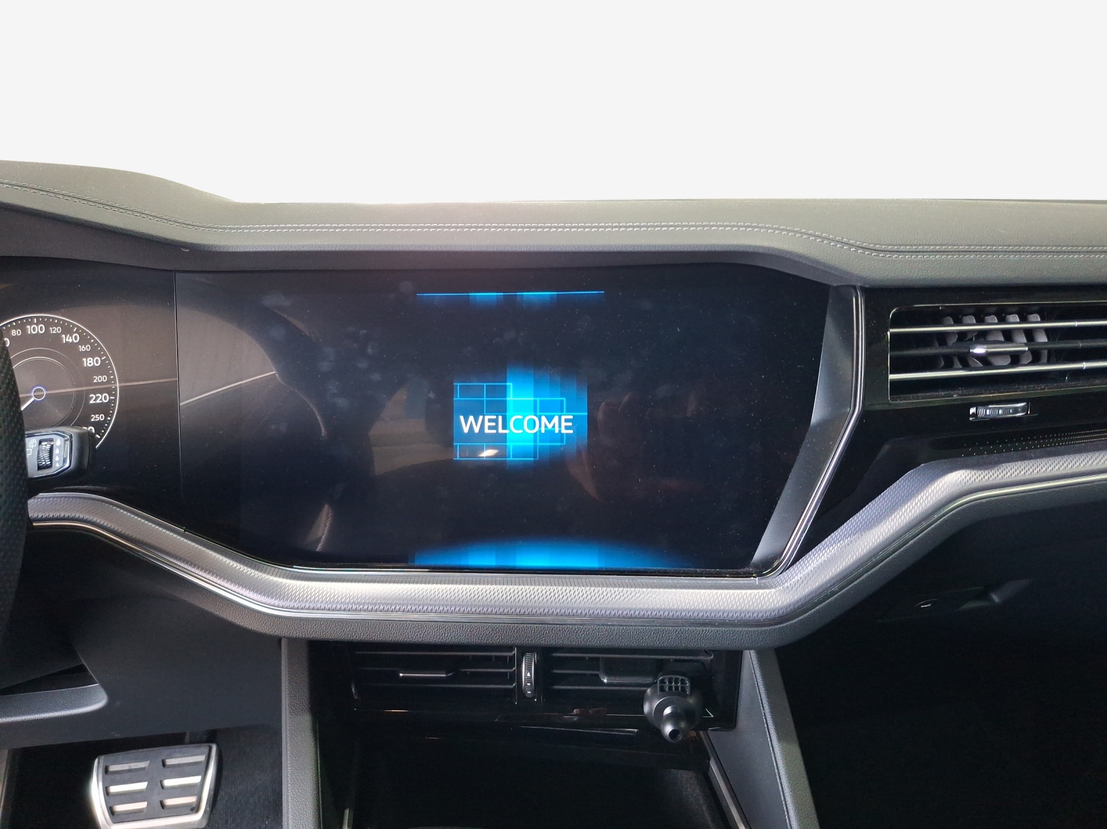 VW Touareg 3.0 TSI R-Line Tiptronic-image-10
