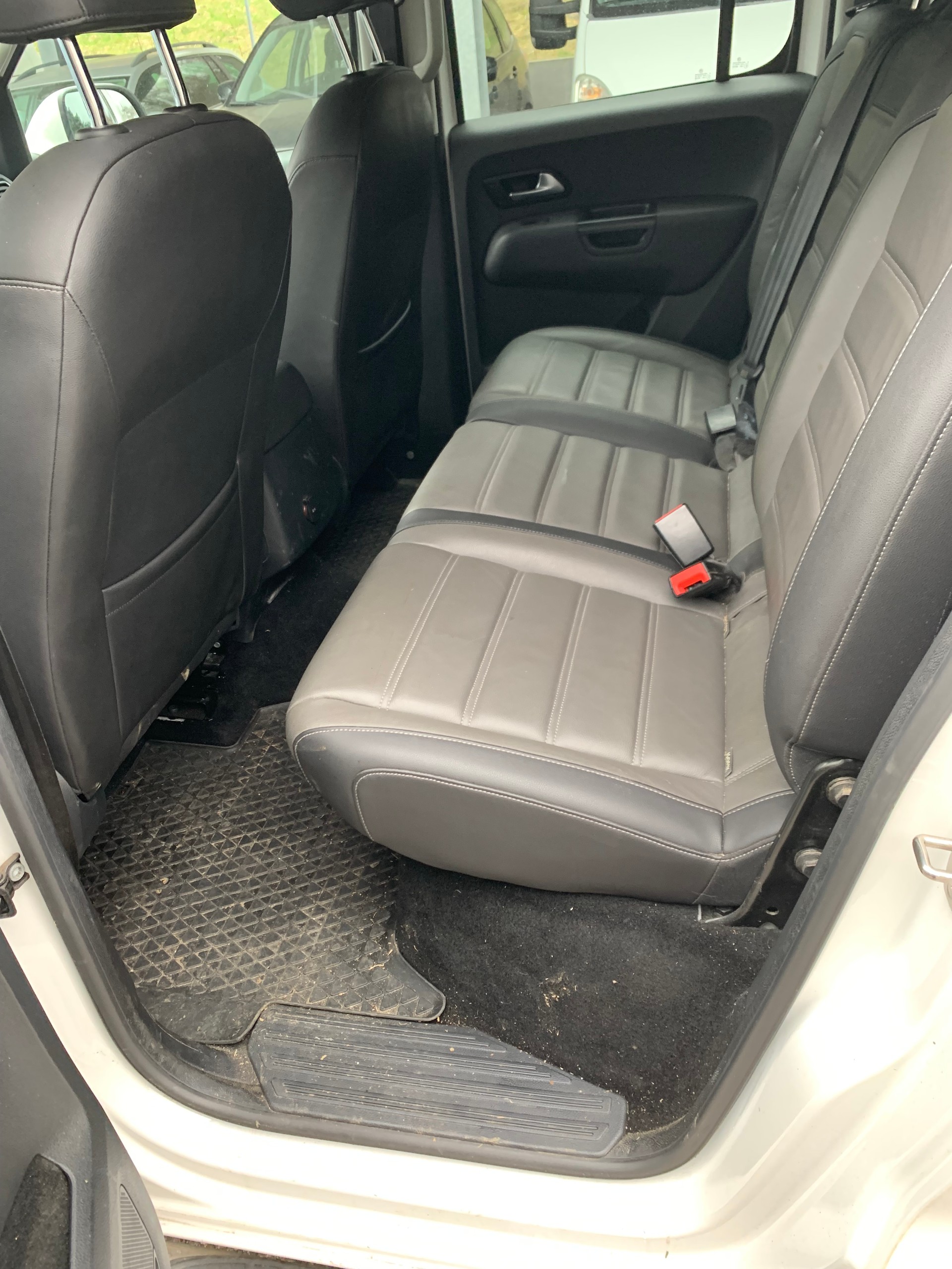 VW Amarok 3.0TDI Crossline 4Motion Automatic-image-7
