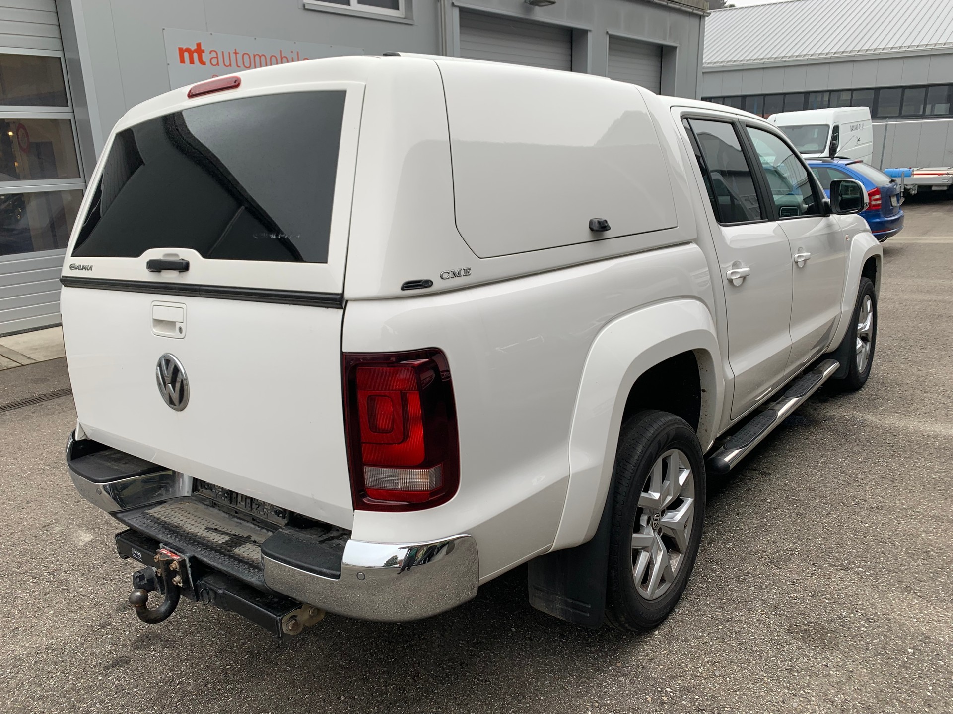 VW Amarok 3.0TDI Crossline 4Motion Automatic-image-3