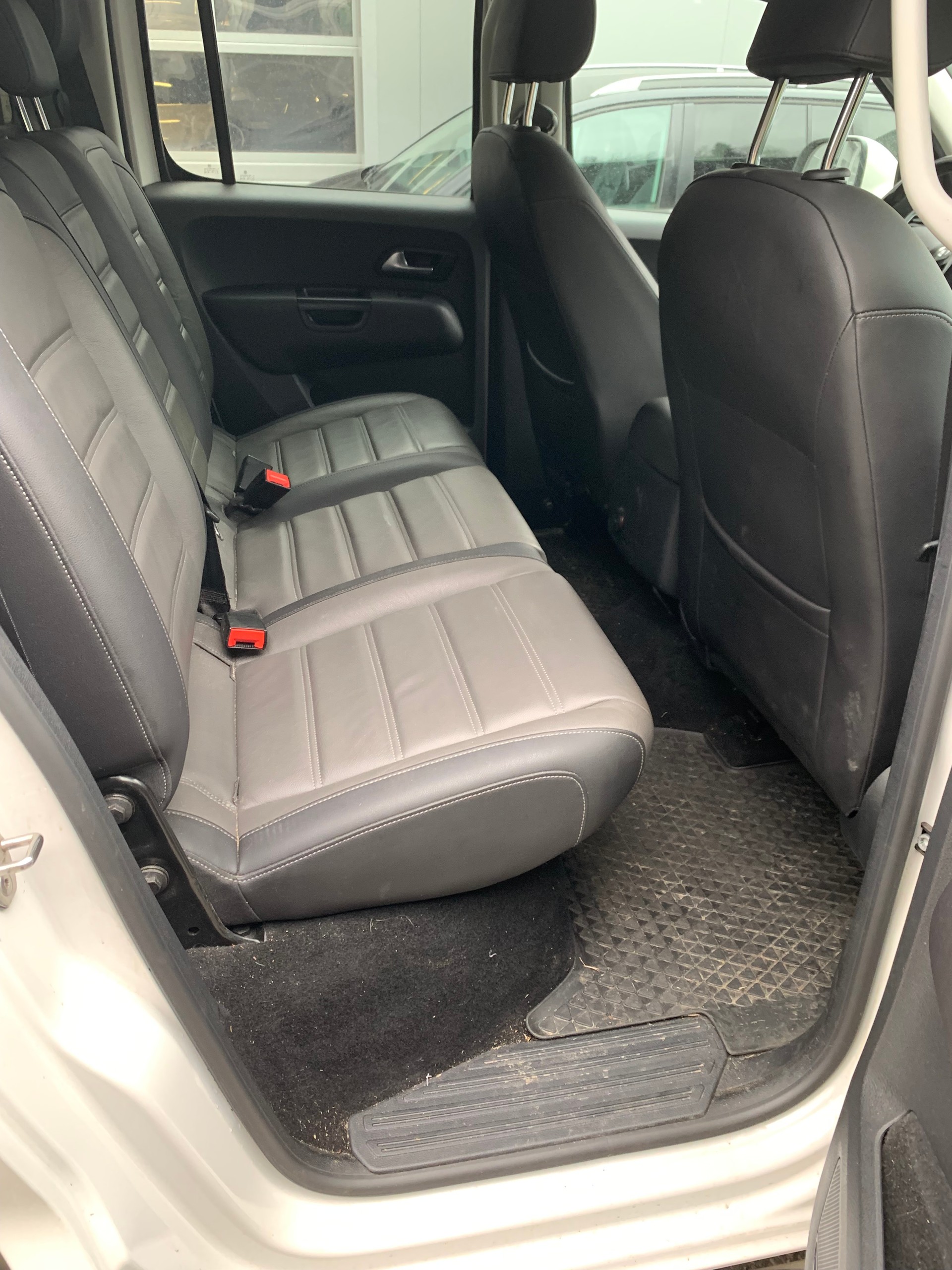 VW Amarok 3.0TDI Crossline 4Motion Automatic-image-6