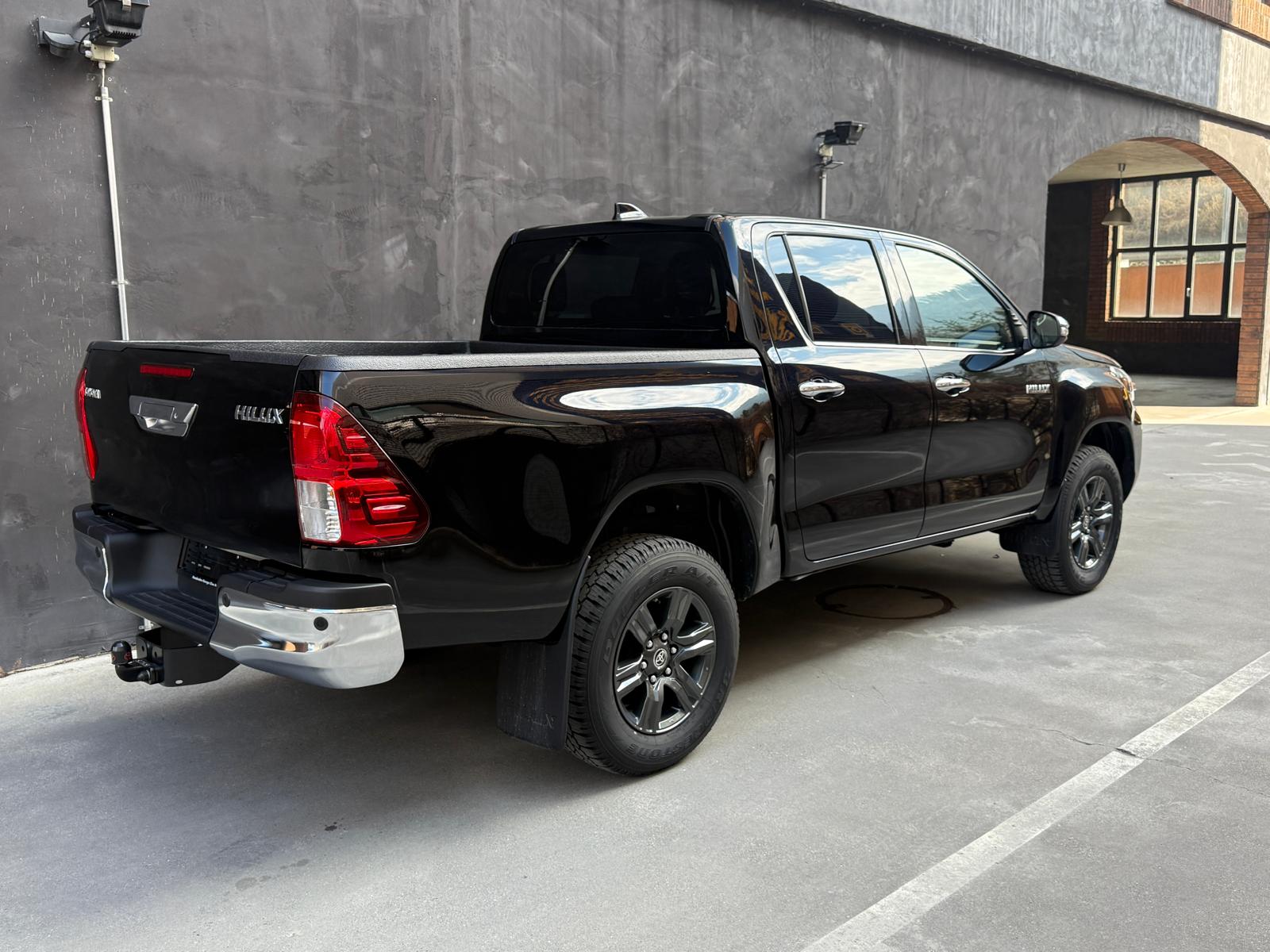 TOYOTA Hilux 2.4D-4D Style Double Cab 4x4 A-image-2