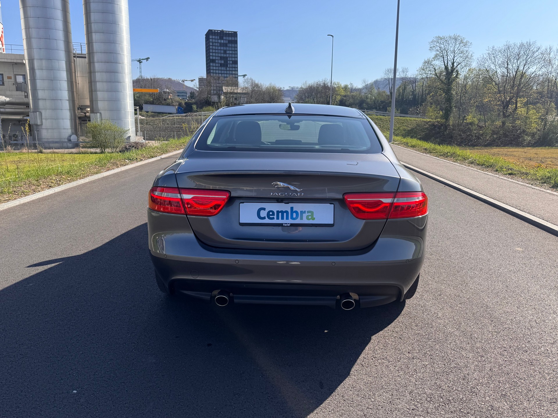 JAGUAR XE 25t 2.0 Pure Automatic-image-7