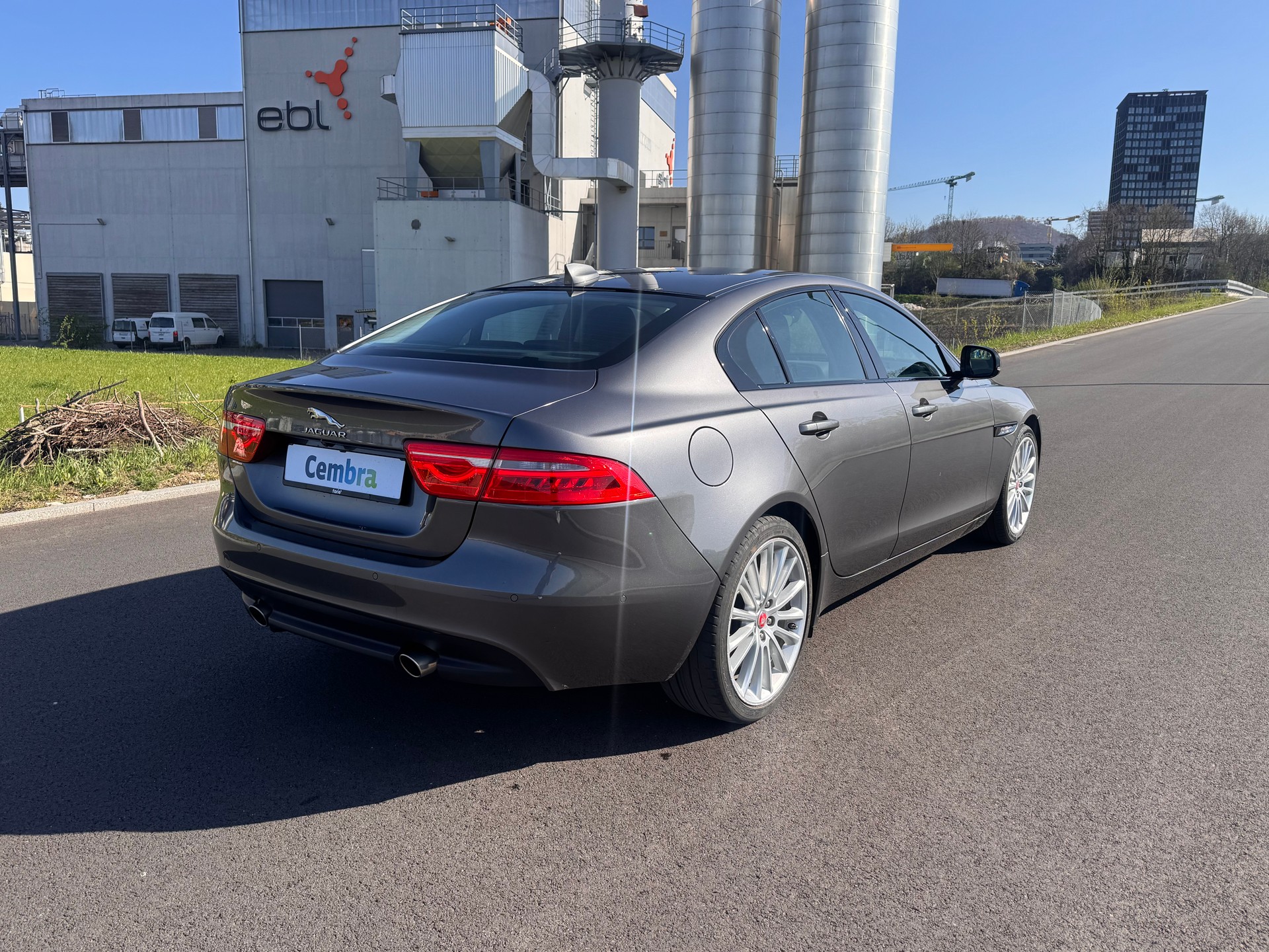JAGUAR XE 25t 2.0 Pure Automatic-image-6