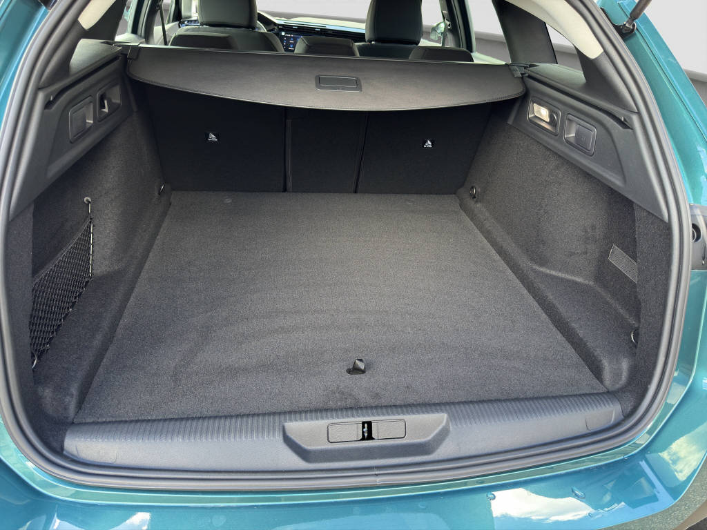 PEUGEOT 308 SW 1.2 Hybrid Style-image-12