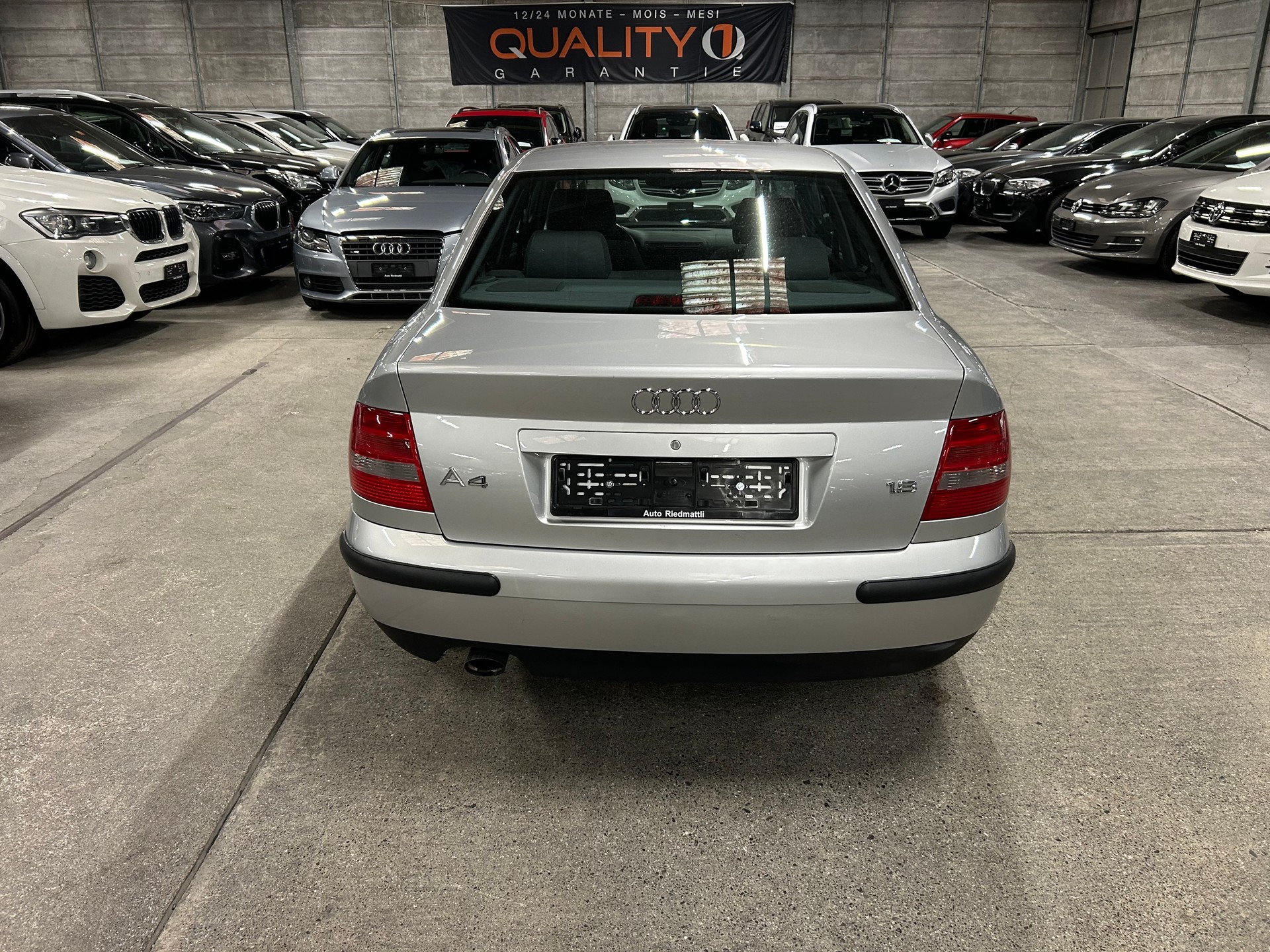 AUDI A4 1.8 Ambition-image-6