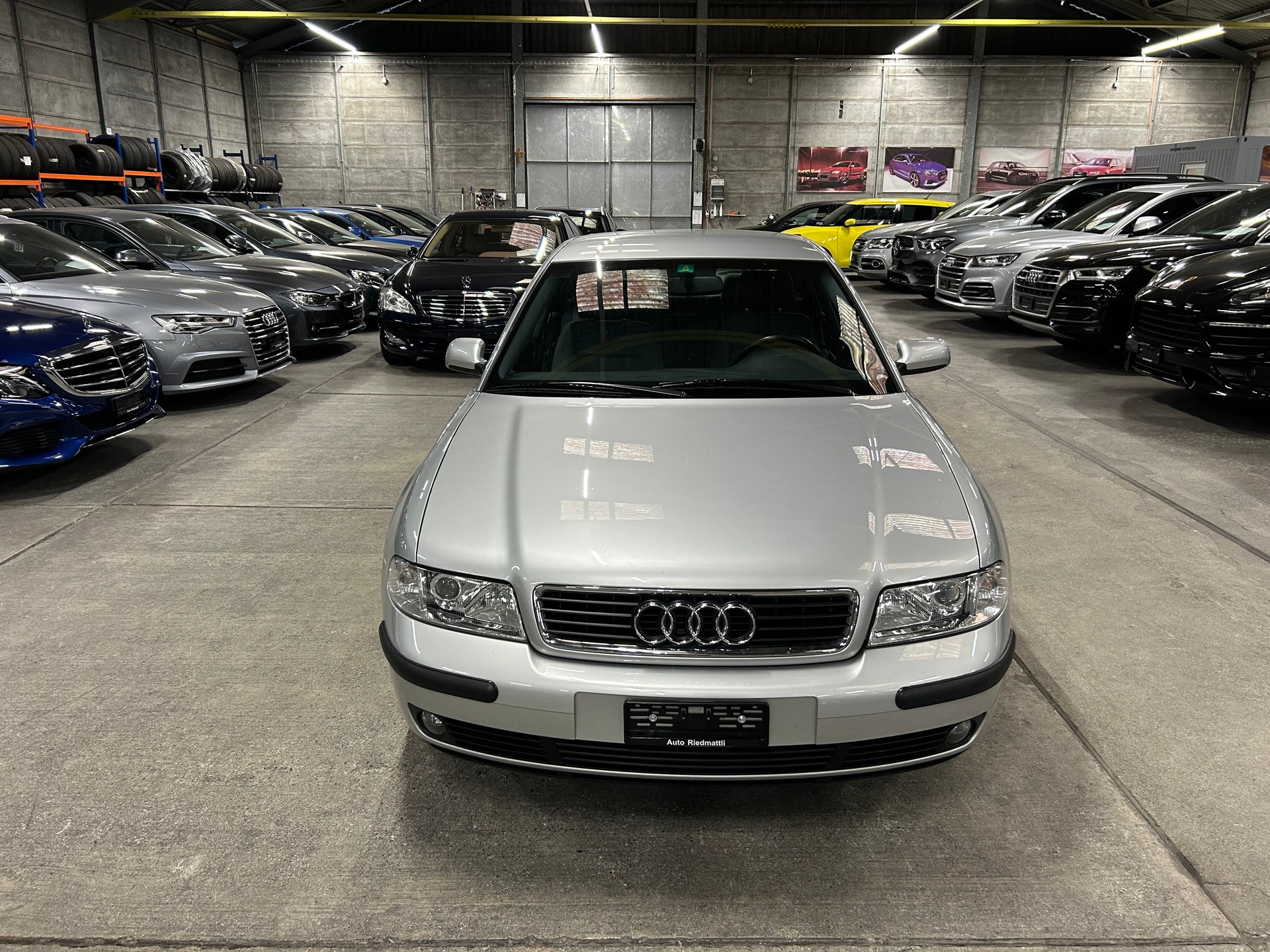 AUDI A4 1.8 Ambition-image-10