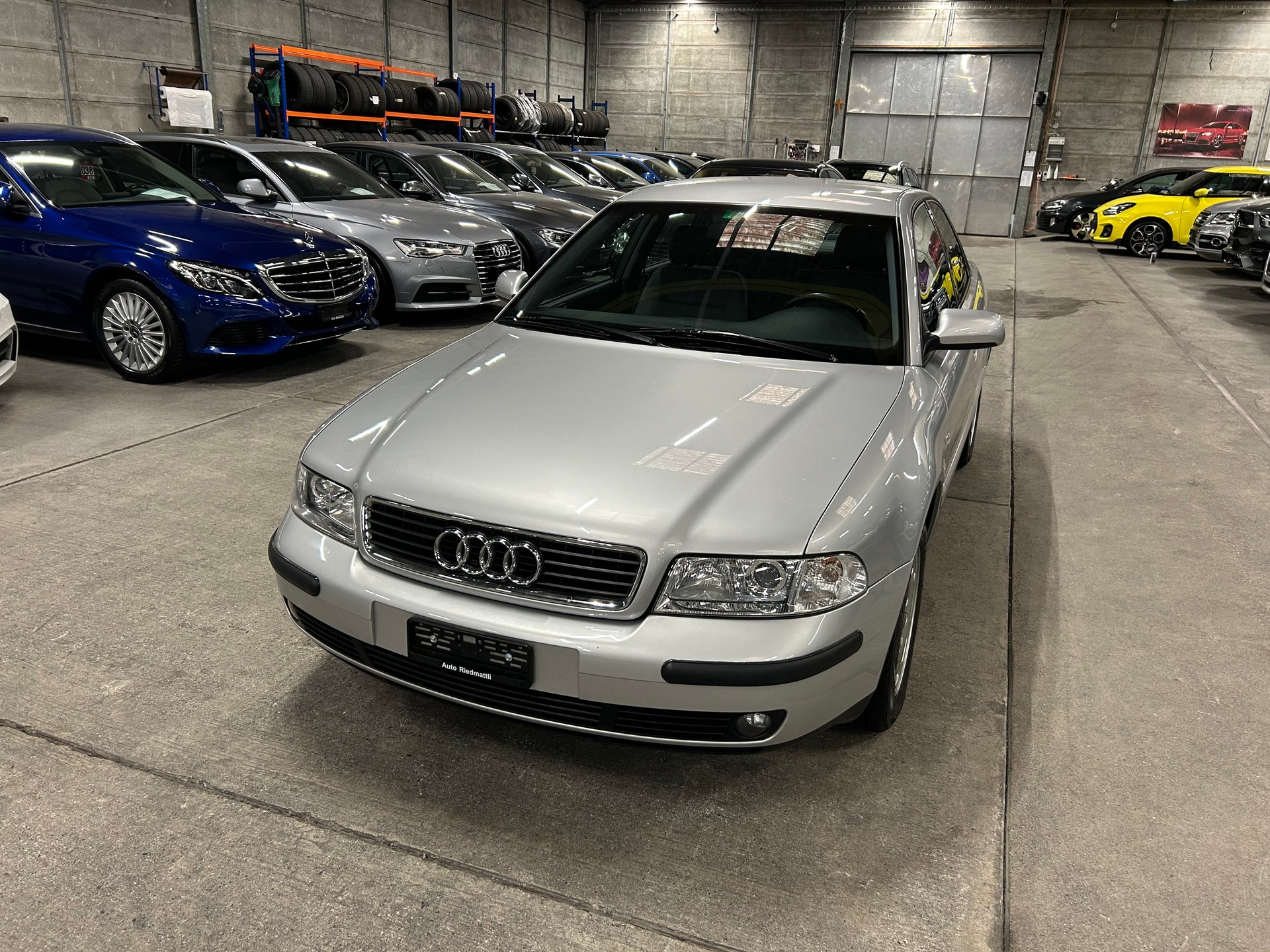 AUDI A4 1.8 Ambition-image-9