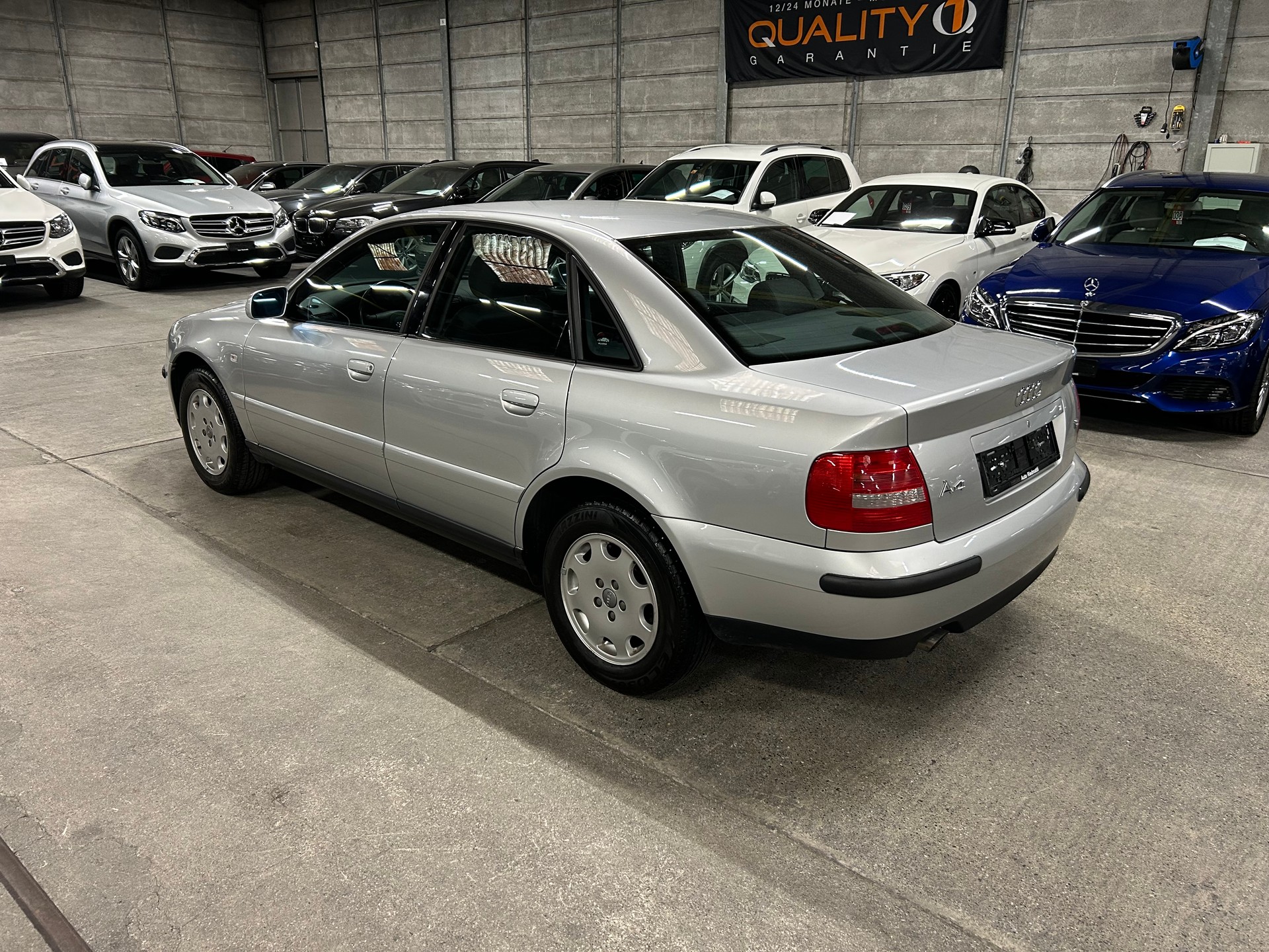 AUDI A4 1.8 Ambition-image-7