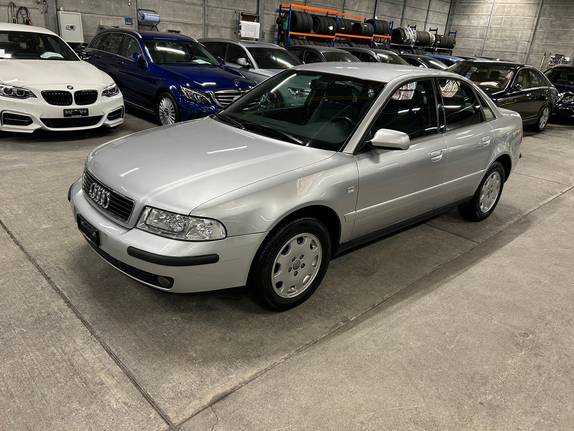 AUDI A4 1.8 Ambition-image-8