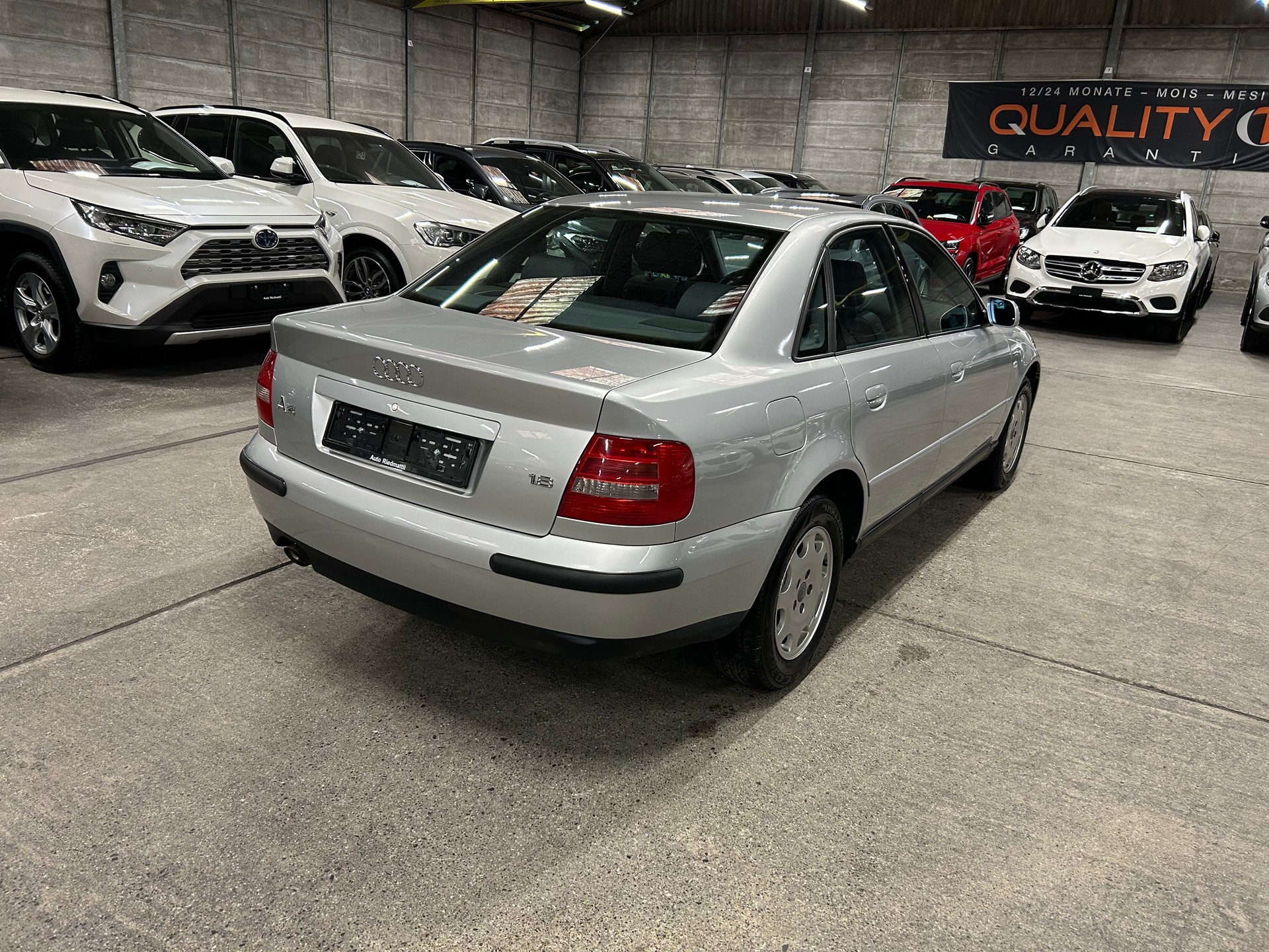 AUDI A4 1.8 Ambition-image-5