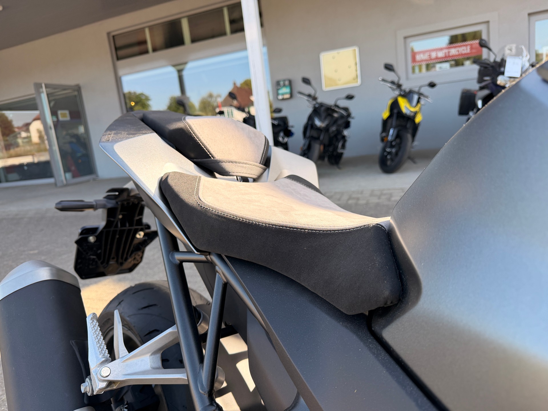 HONDA CB1000 Hornet-image-6