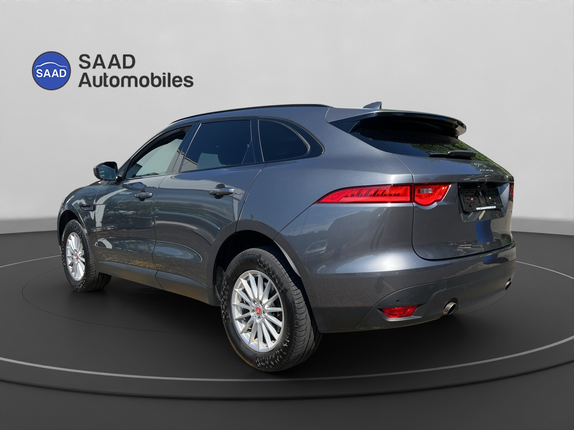 JAGUAR F-Pace 25t 2.0 Pure AWD Automatik-image-3