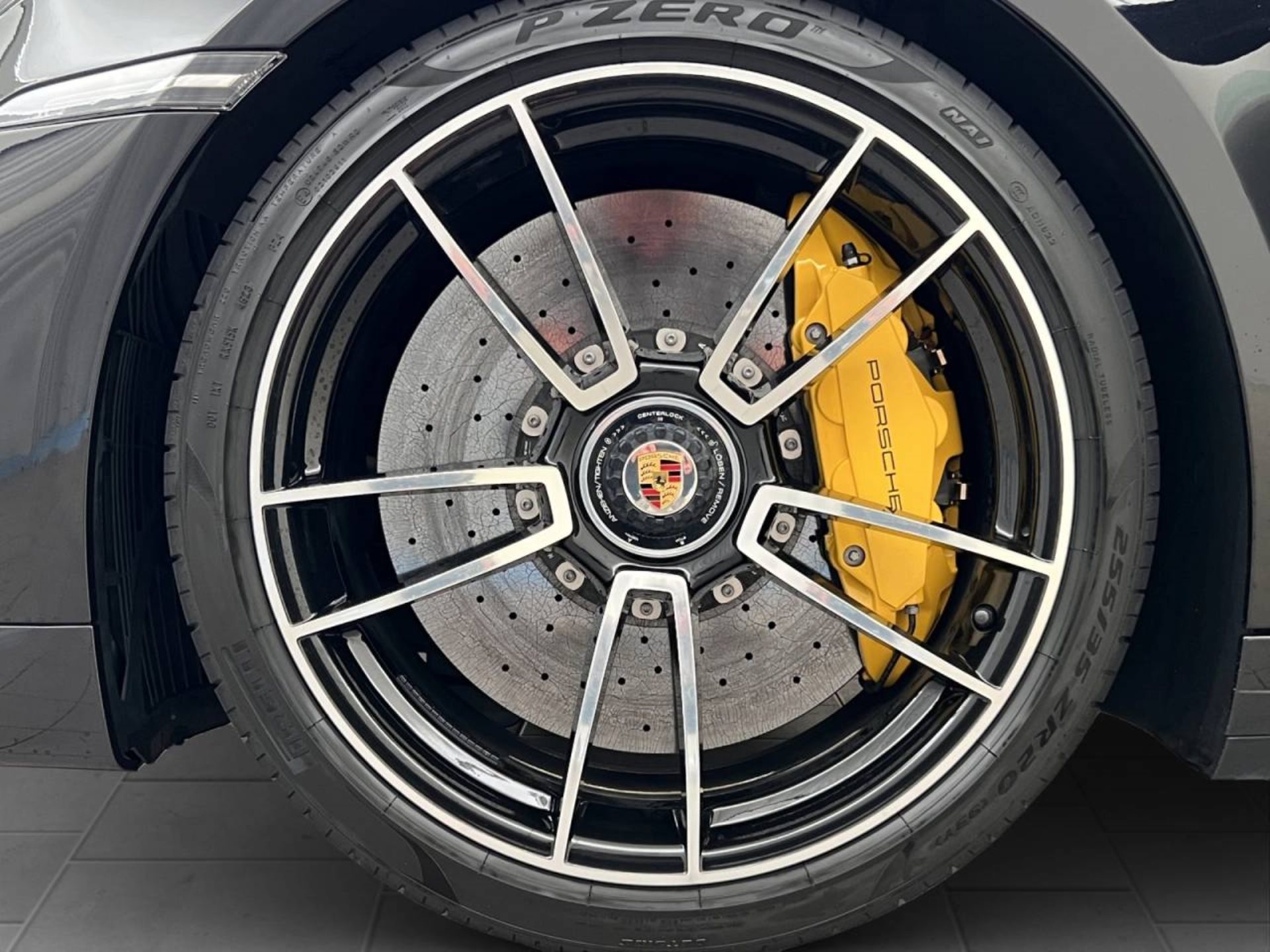 PORSCHE 911 Turbo S-image-6