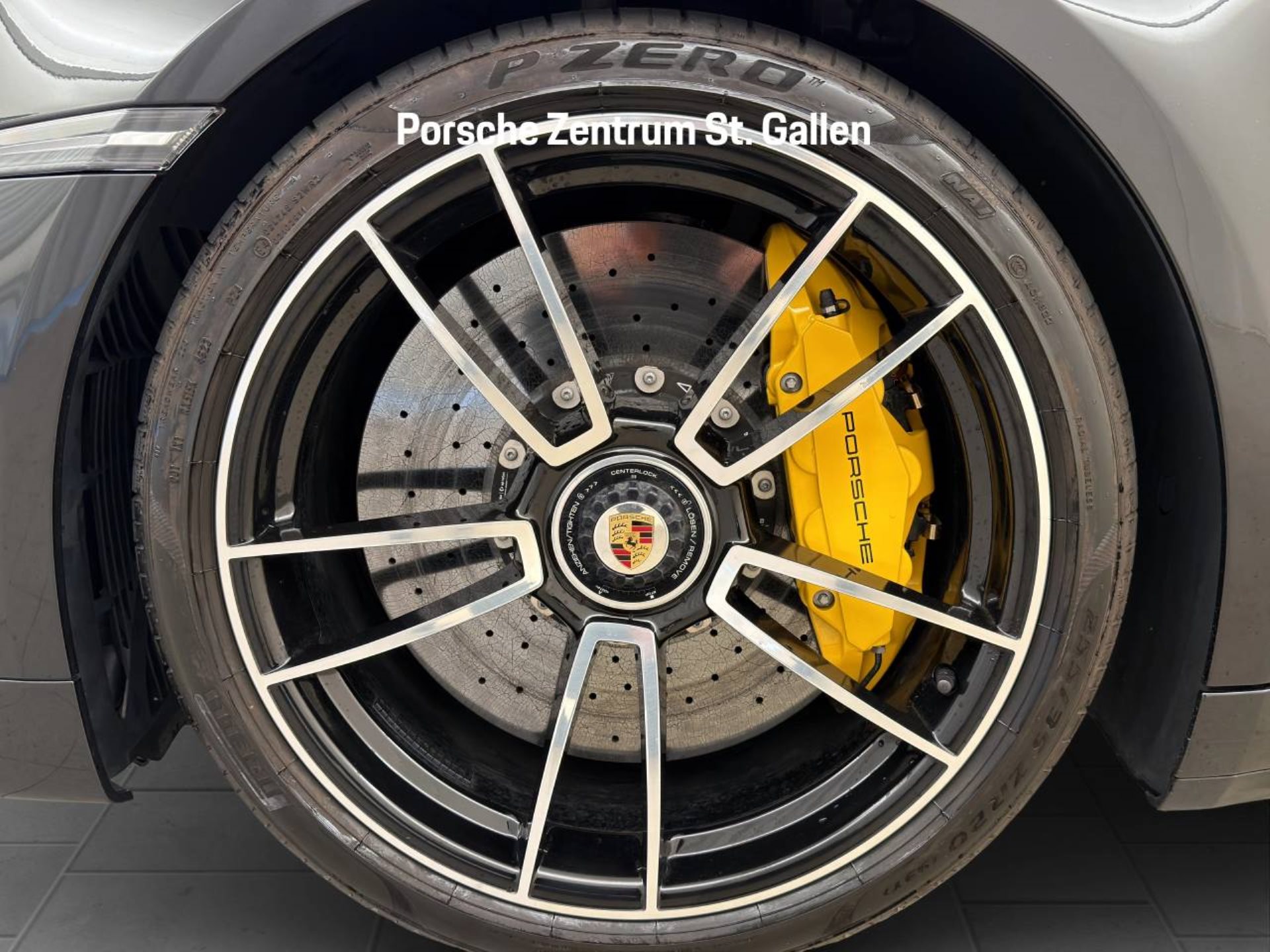 PORSCHE 911 Turbo S-image-10