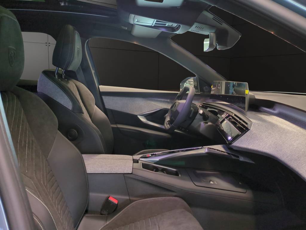 PEUGEOT 3008 73kWh GT-image-10