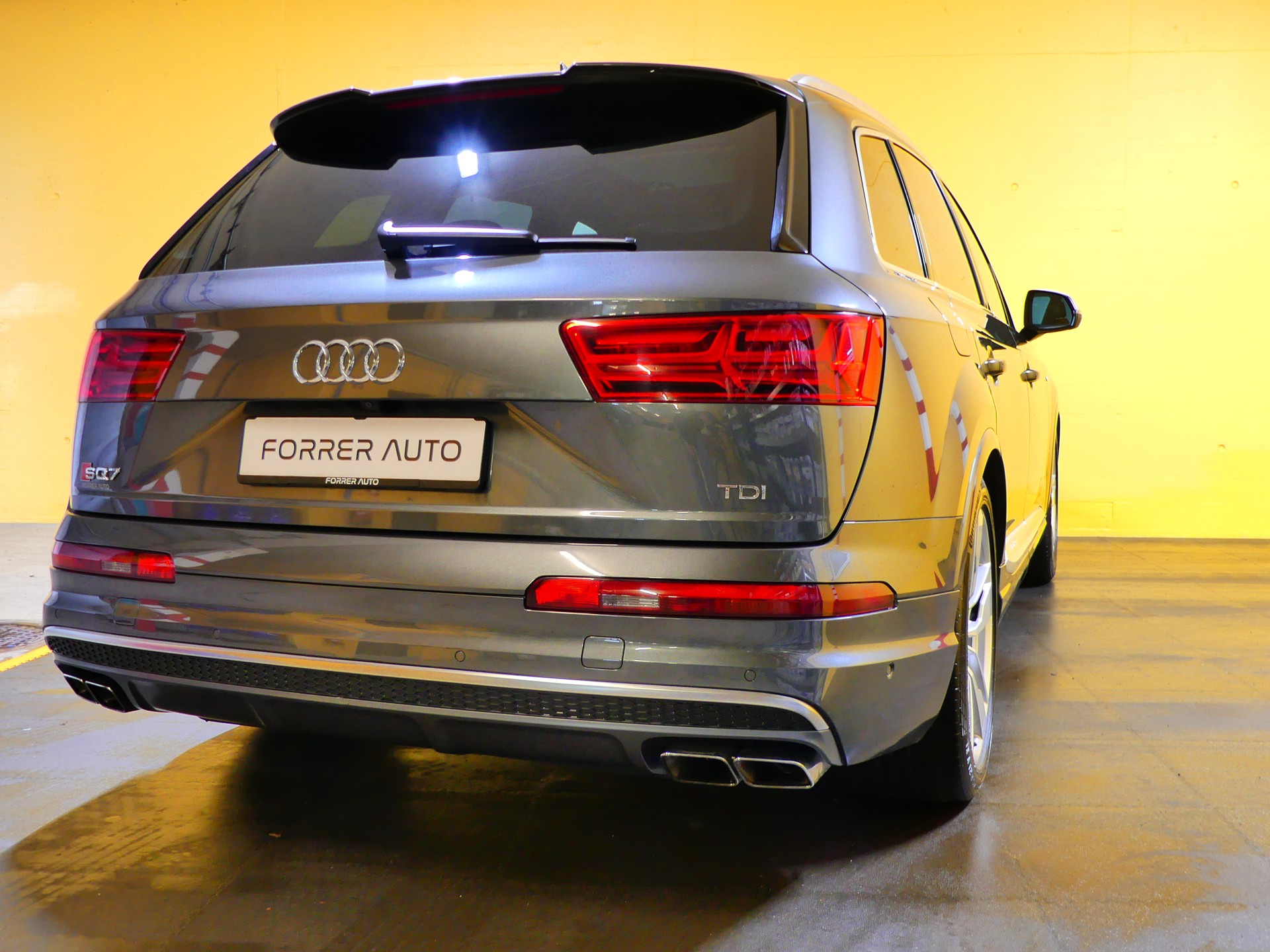 AUDI SQ7 4.0 TDI quattro tiptronic-image-5