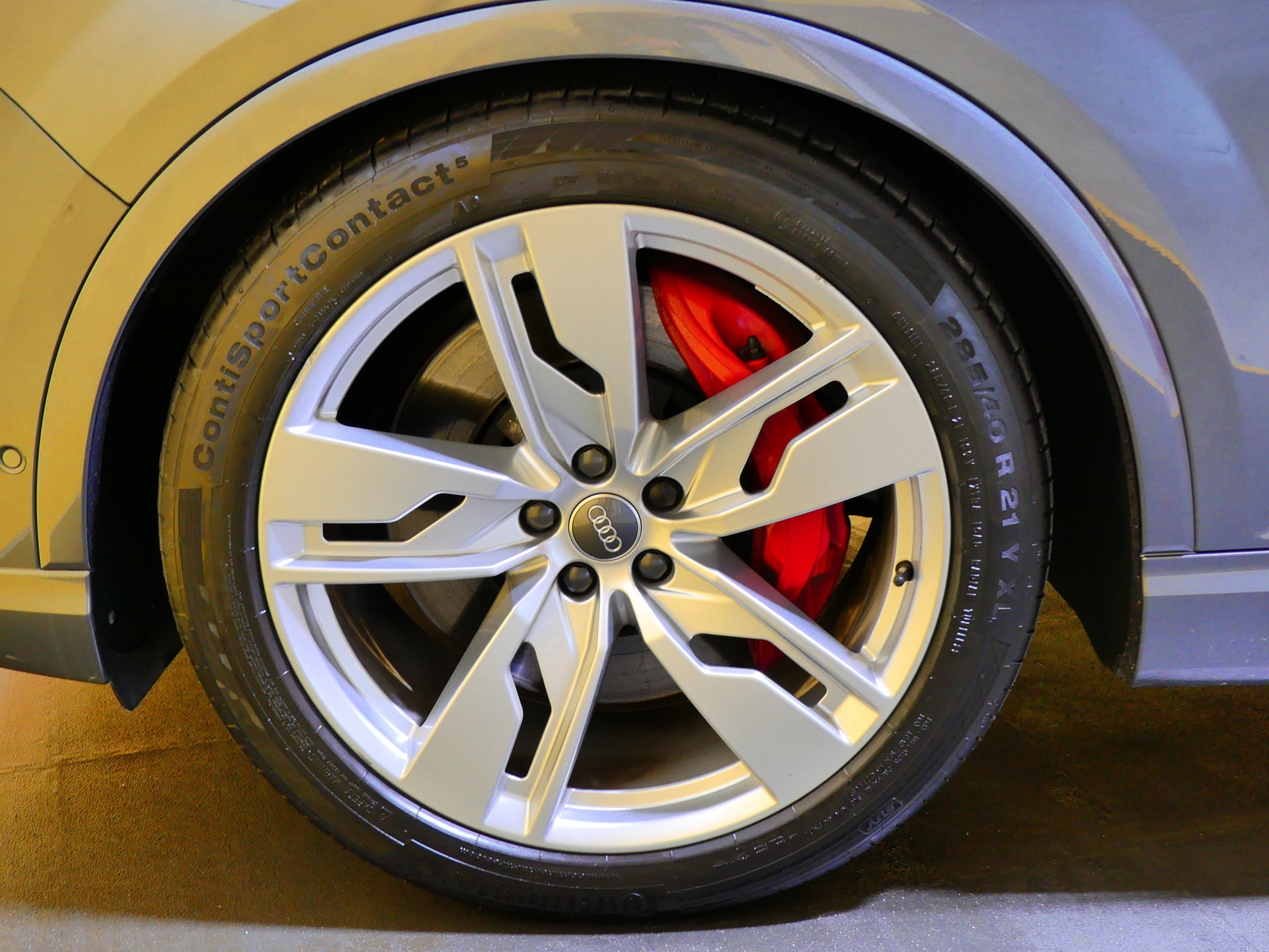 AUDI SQ7 4.0 TDI quattro tiptronic-image-7