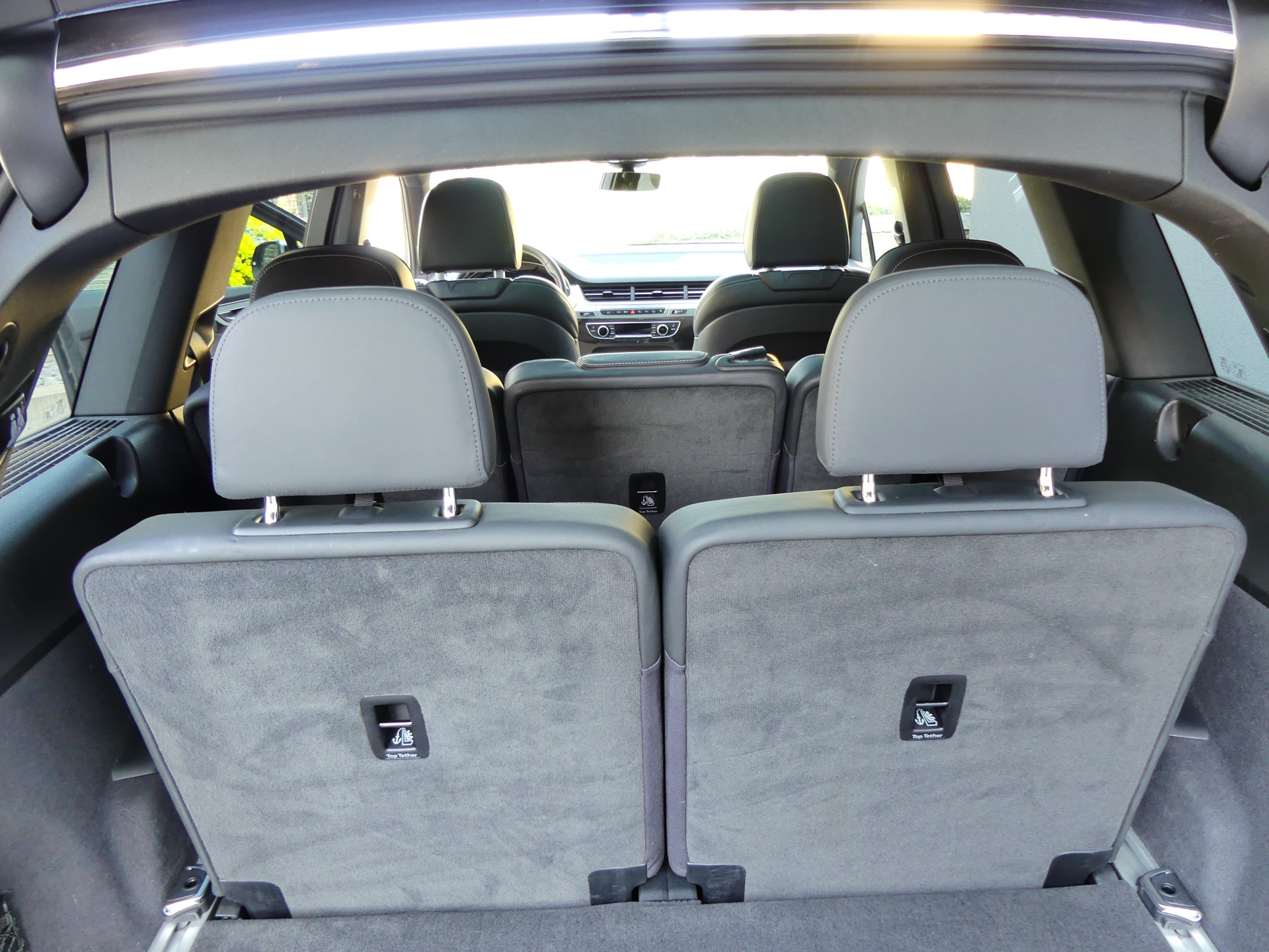 AUDI SQ7 4.0 TDI quattro tiptronic-image-12