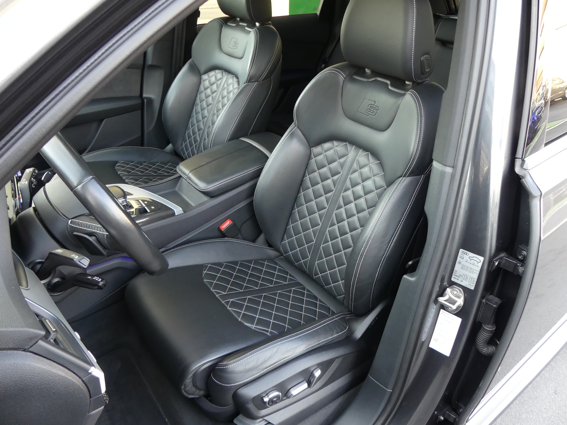 AUDI SQ7 4.0 TDI quattro tiptronic-image-10