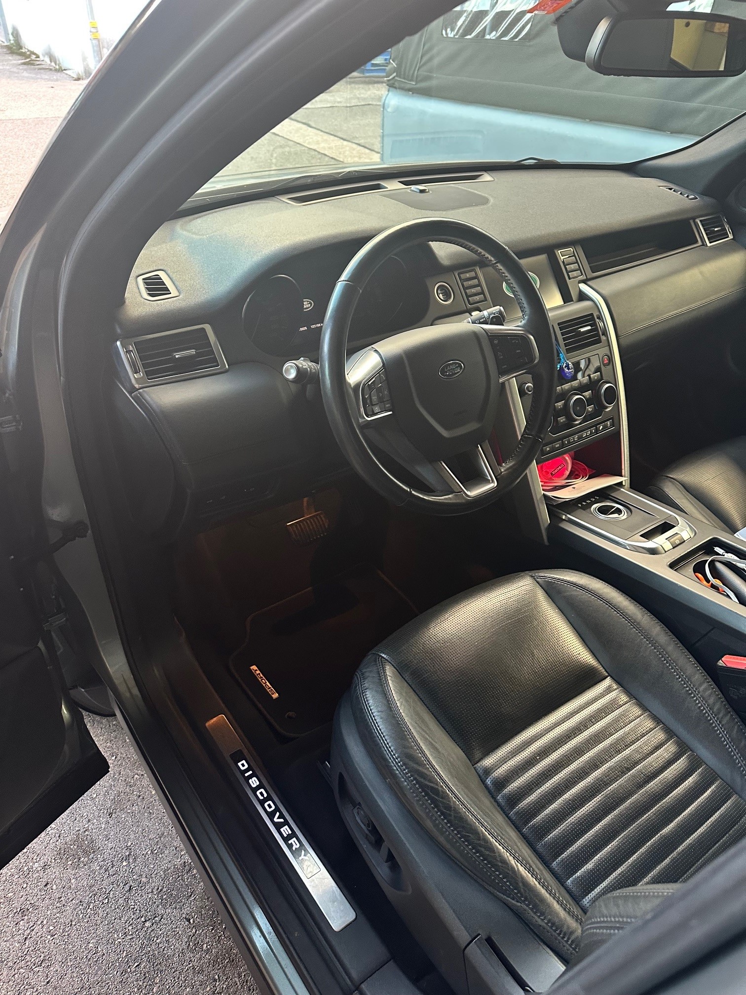 LAND ROVER Discovery Sport 2.0 Si4 HSE Luxury AT9-image-4