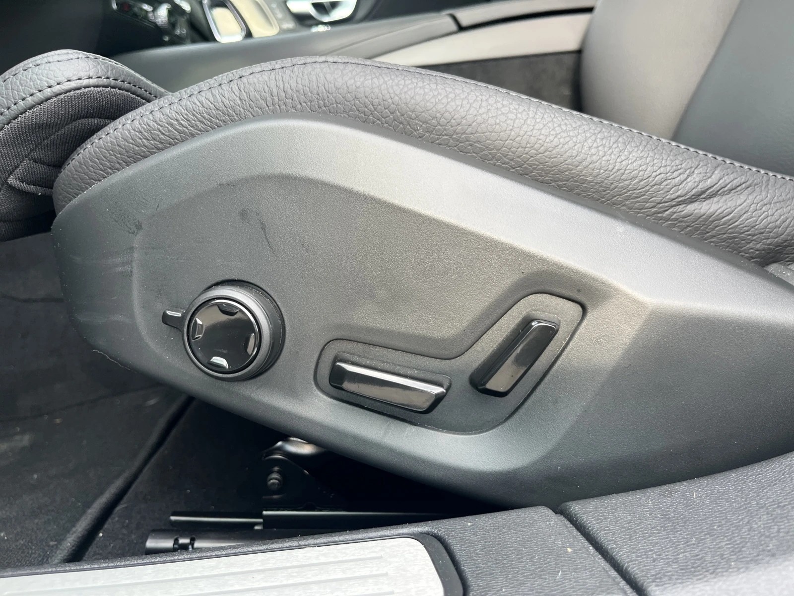 Image VOLVO V60 V60 T6 eAWD Plug in Hybrid Plus Dark Geartronic