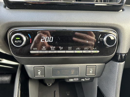 TOYOTA Yaris 1.5 Trend e-CVT-image-14
