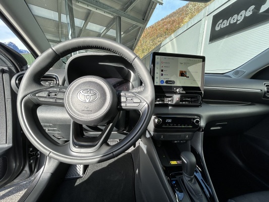 TOYOTA Yaris 1.5 Trend e-CVT-image-12
