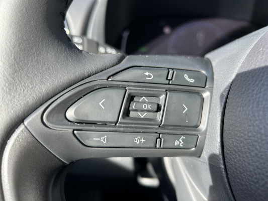 TOYOTA Yaris 1.5 Trend e-CVT-image-9