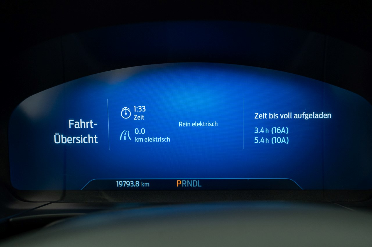 FORD Kuga 2.5 Plug-in Hybrid ST-Line X-image-13