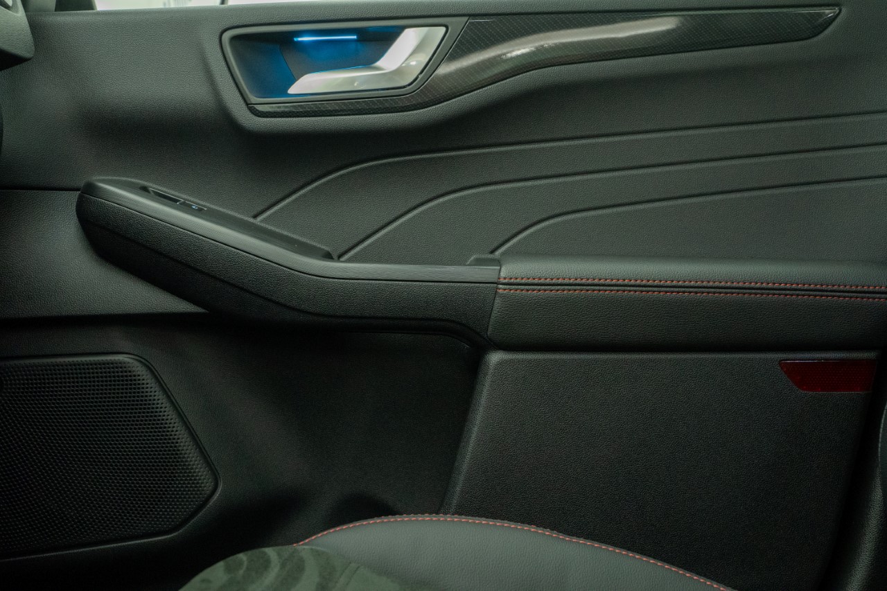 FORD Kuga 2.5 Plug-in Hybrid ST-Line X-image-10