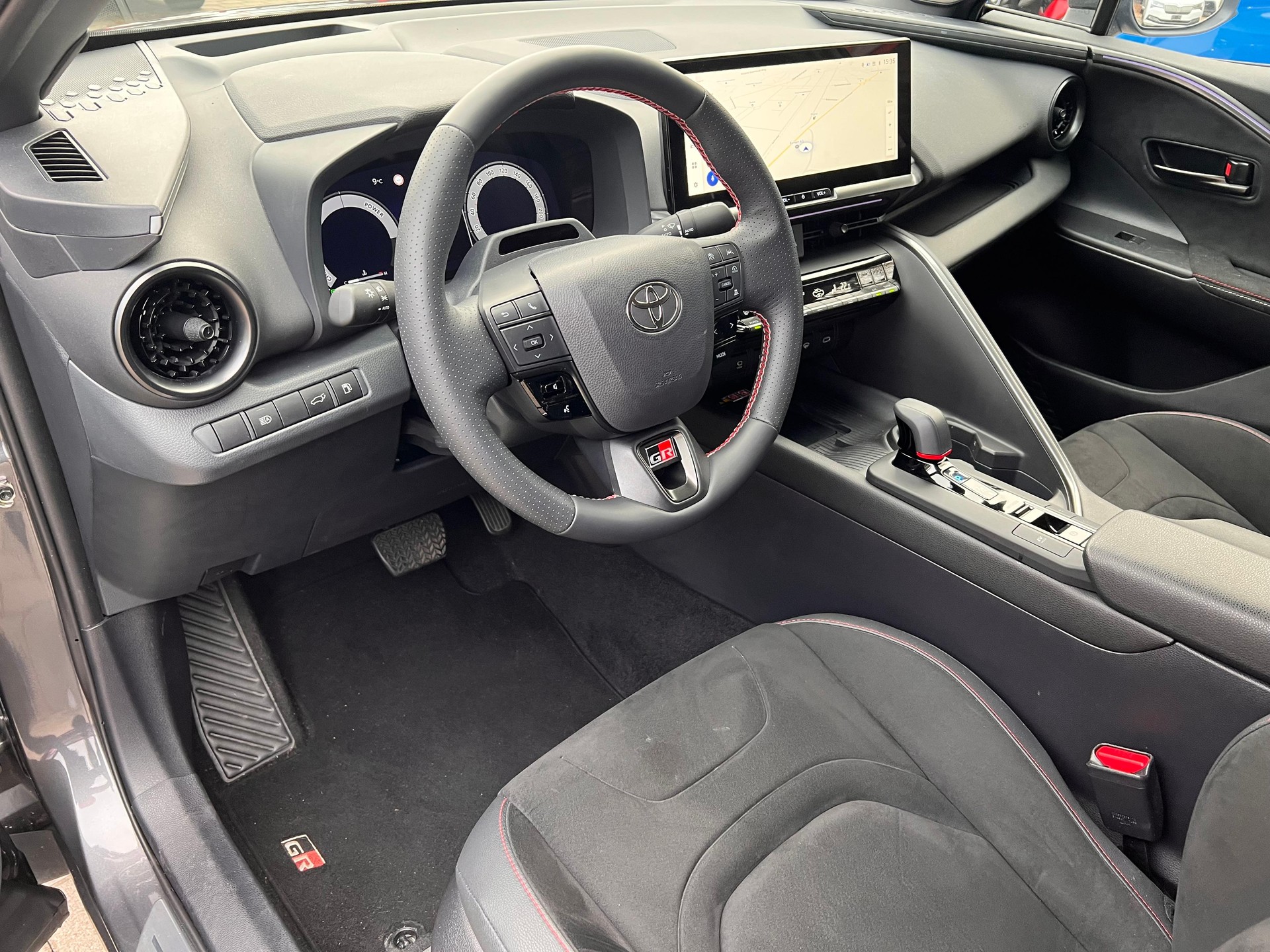 TOYOTA C-HR 2.0 HEV GR Sport Premiere 4x4-image-7