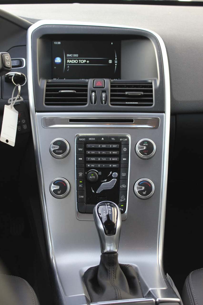 VOLVO XC60 2.4 D5 Kinetic AWD S/S-image-7