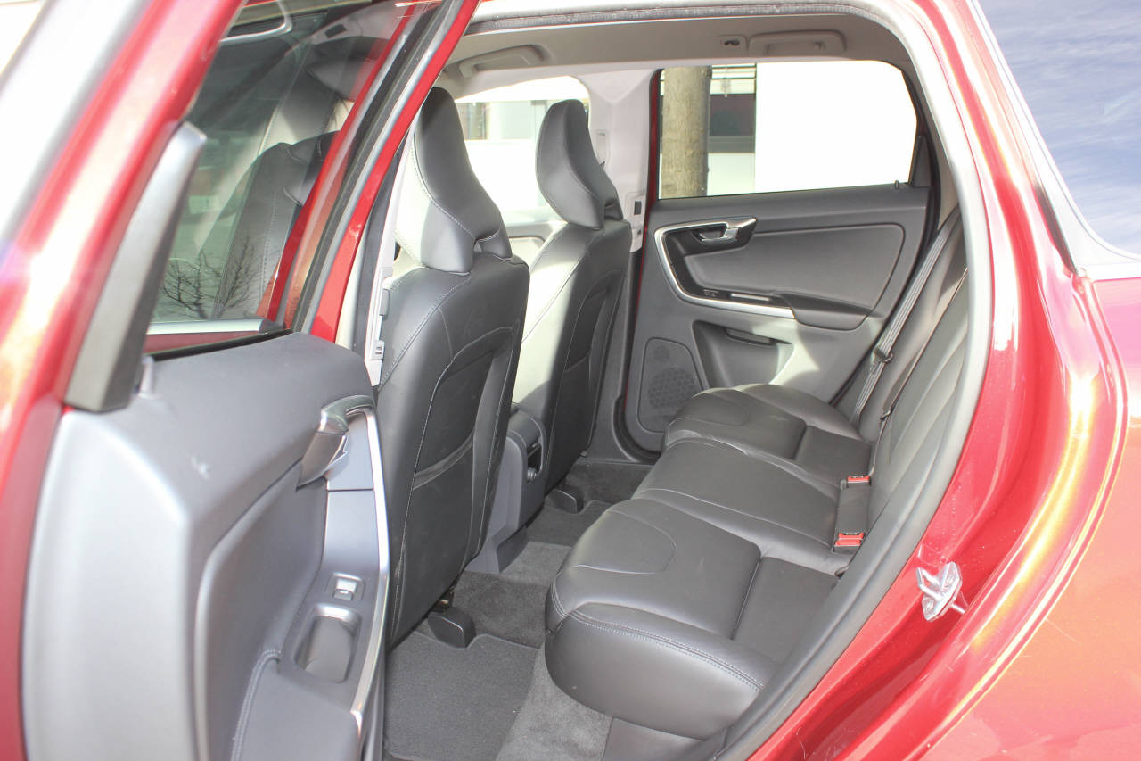 VOLVO XC60 2.4 D5 Kinetic AWD S/S-image-5