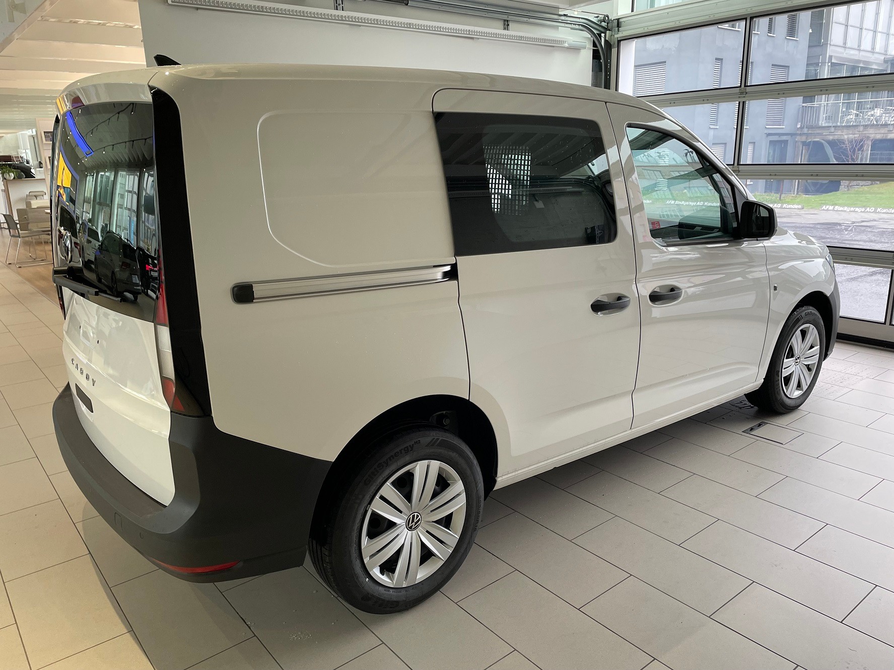 VW Caddy Cargo 1.5 TSI Entry-image-1