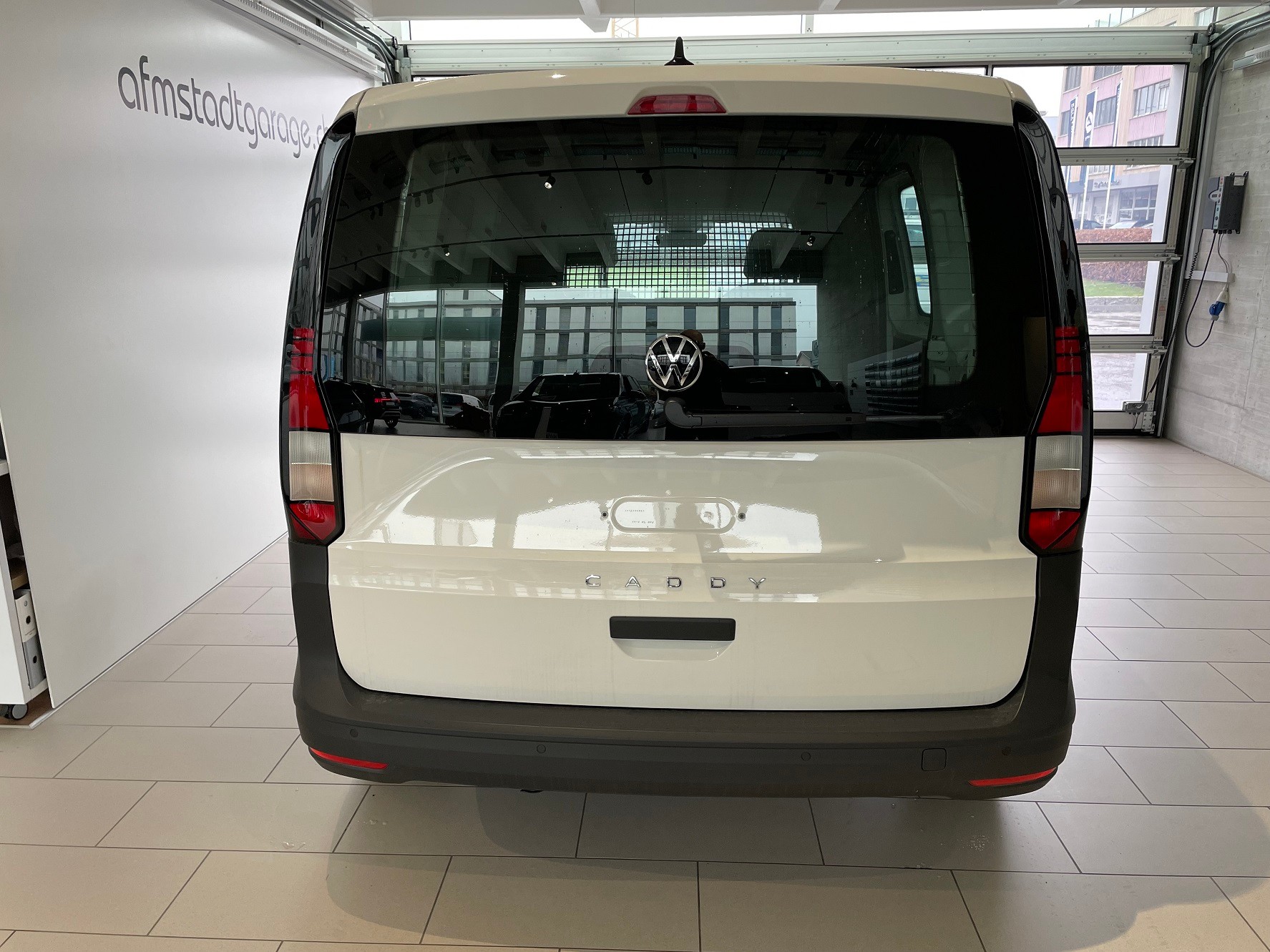 VW Caddy Cargo 1.5 TSI Entry-image-2