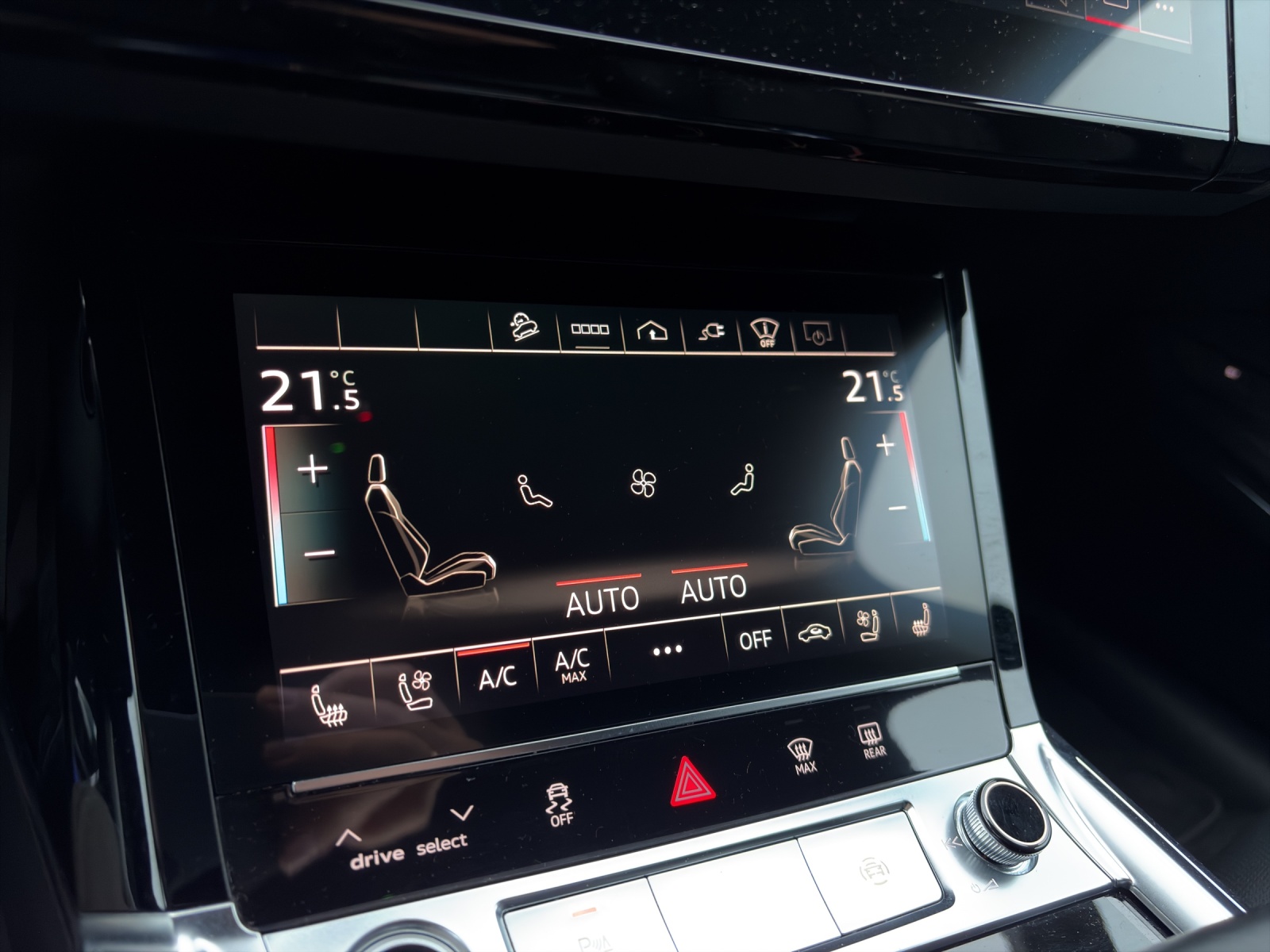 AUDI e-tron 55 Sportback S Line Black Edition quattro-image-16