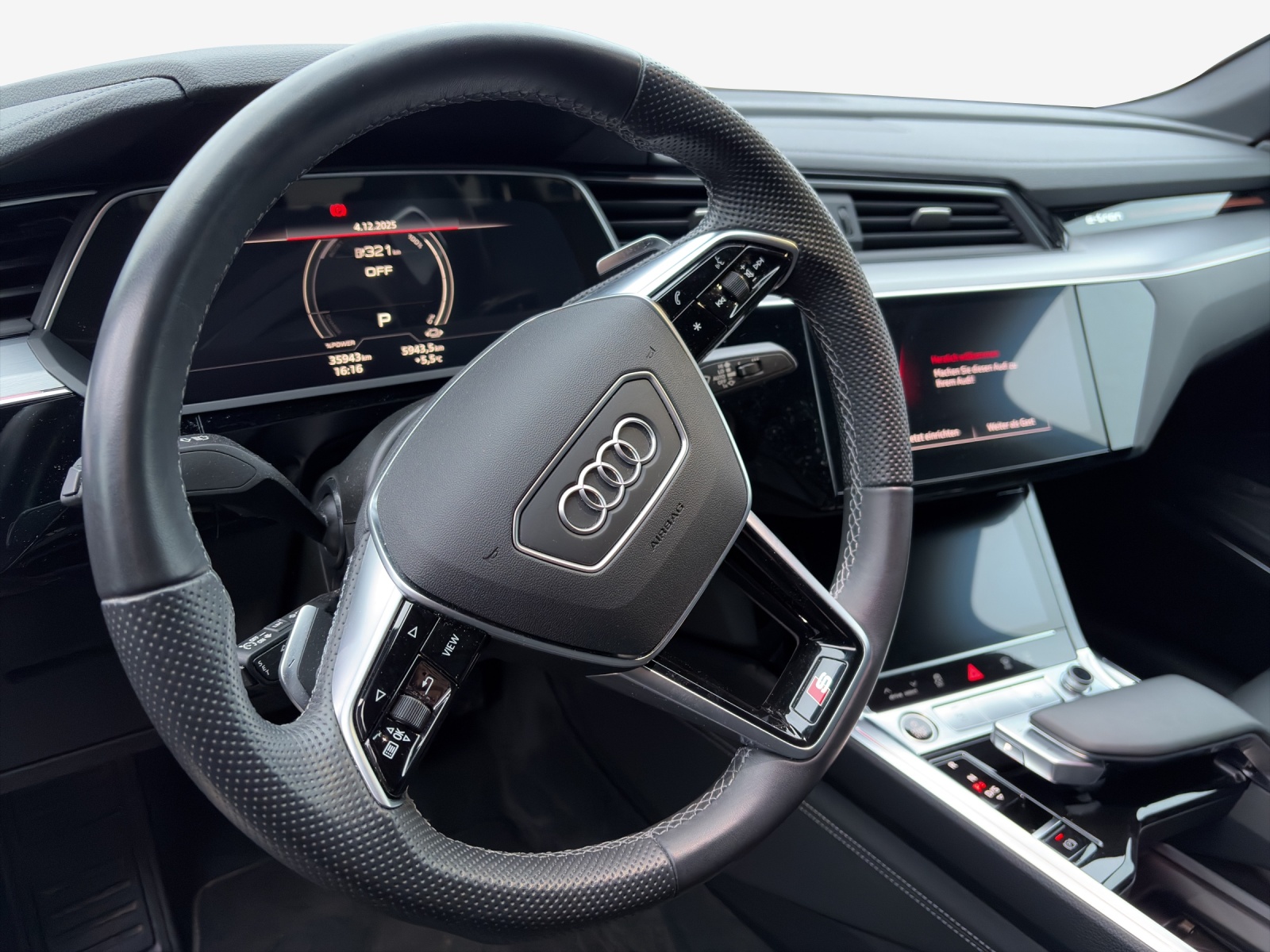 AUDI e-tron 55 Sportback S Line Black Edition quattro-image-10