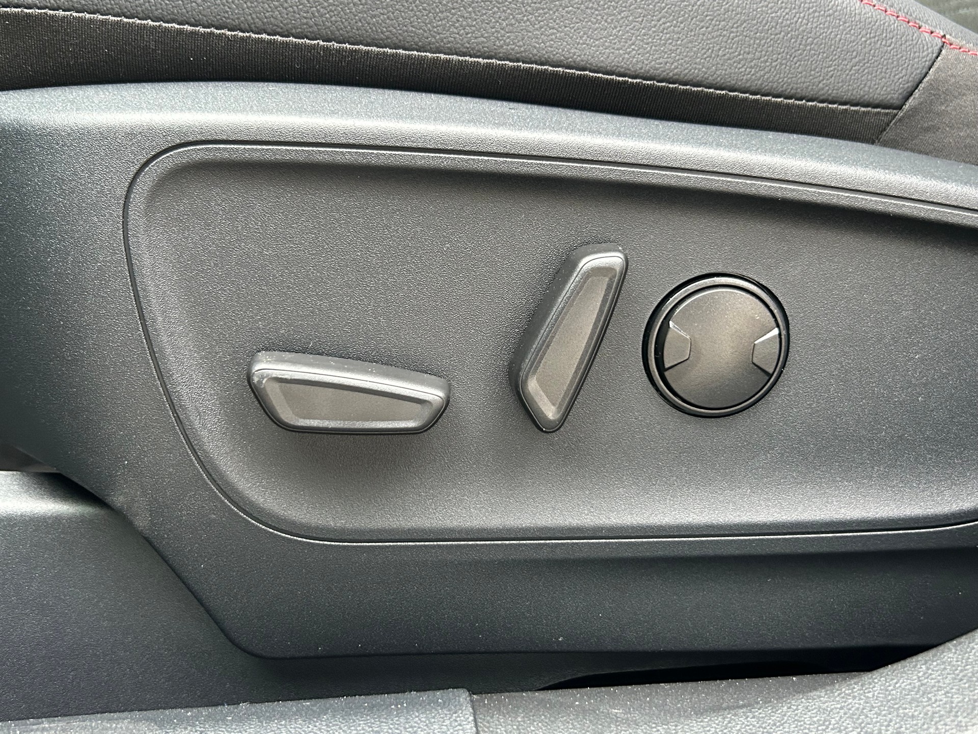 FORD Kuga 2.5 Plug-in Hybrid ST-Line X-image-9