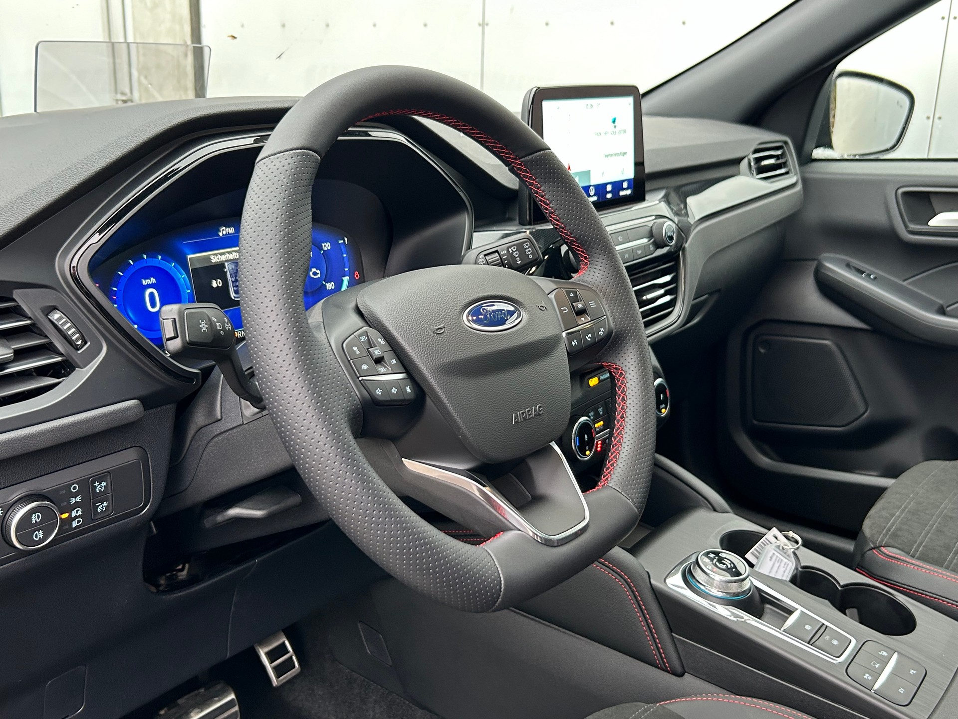 FORD Kuga 2.5 Plug-in Hybrid ST-Line X-image-13