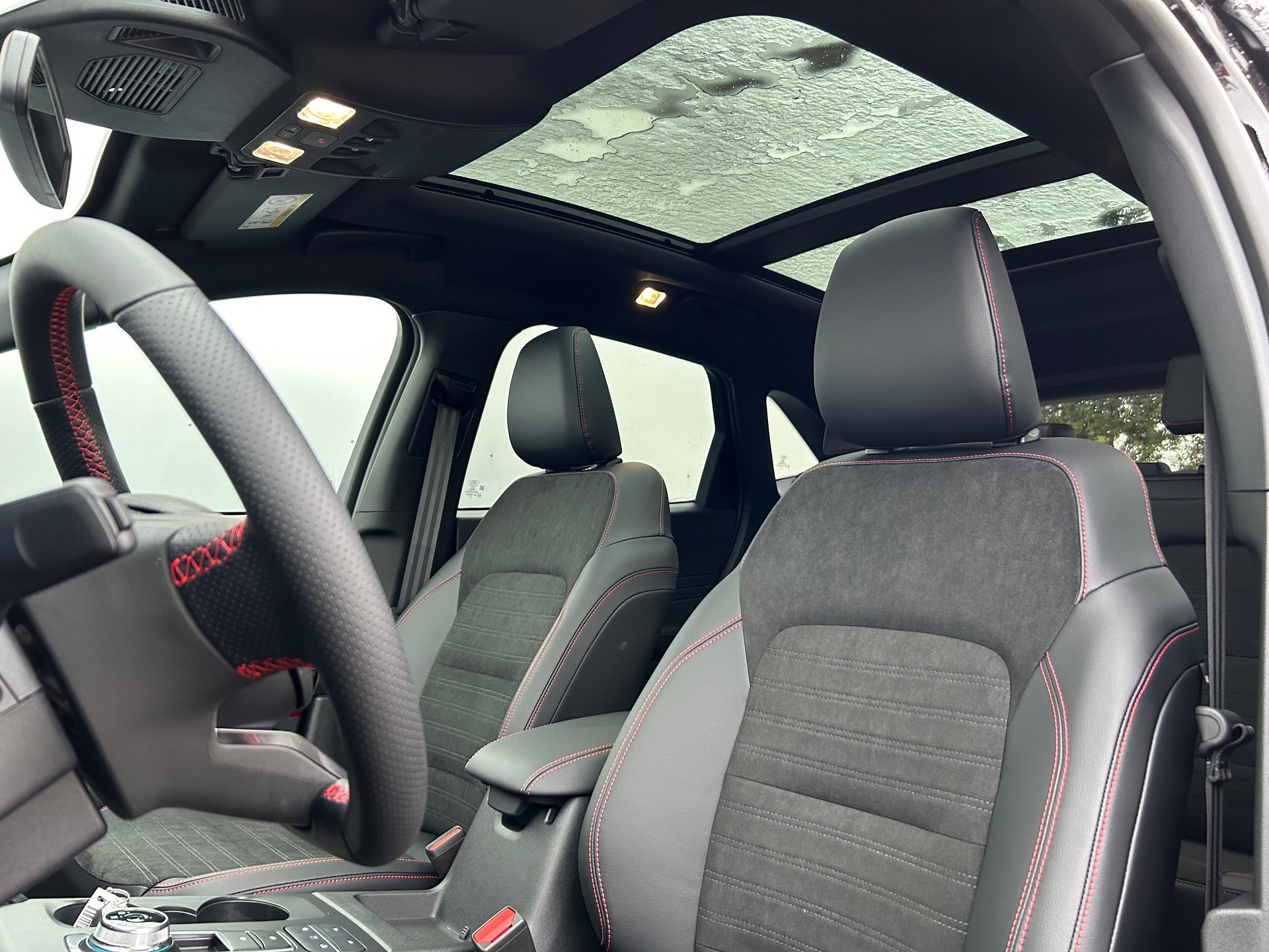 FORD Kuga 2.5 Plug-in Hybrid ST-Line X-image-12