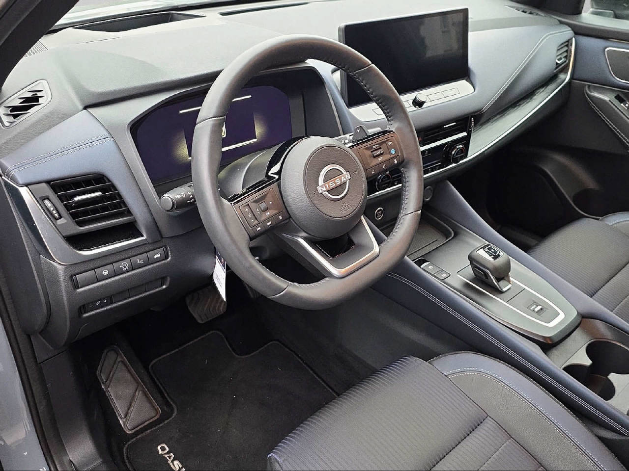 NISSAN Qashqai 1.3 DIG-T 158 PS Tekna 4x2-image-5
