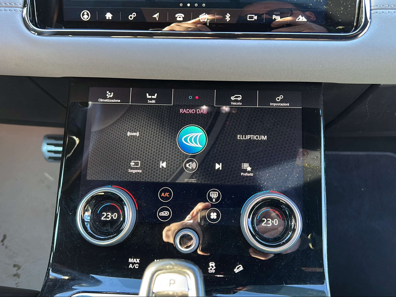 LAND ROVER Range Rover Evoque R-Dynamic D 150 HSE AT9-image-15