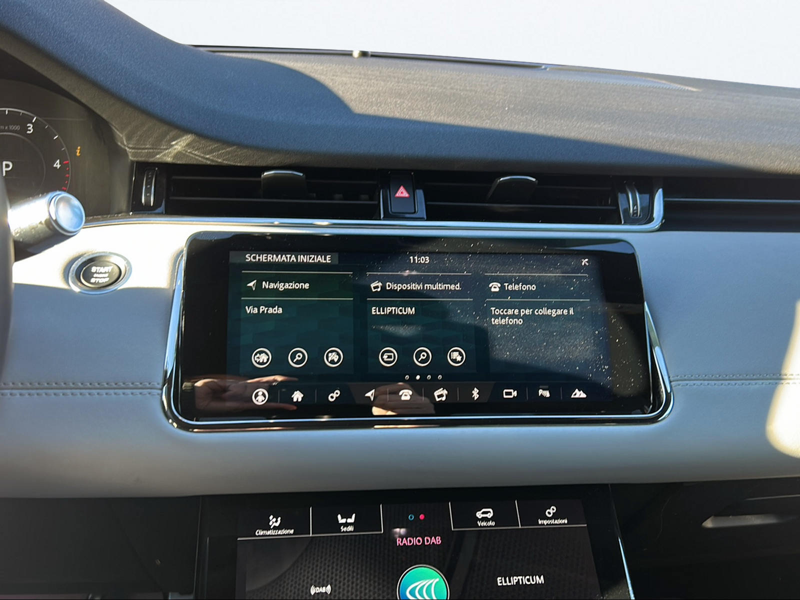 LAND ROVER Range Rover Evoque R-Dynamic D 150 HSE AT9-image-12