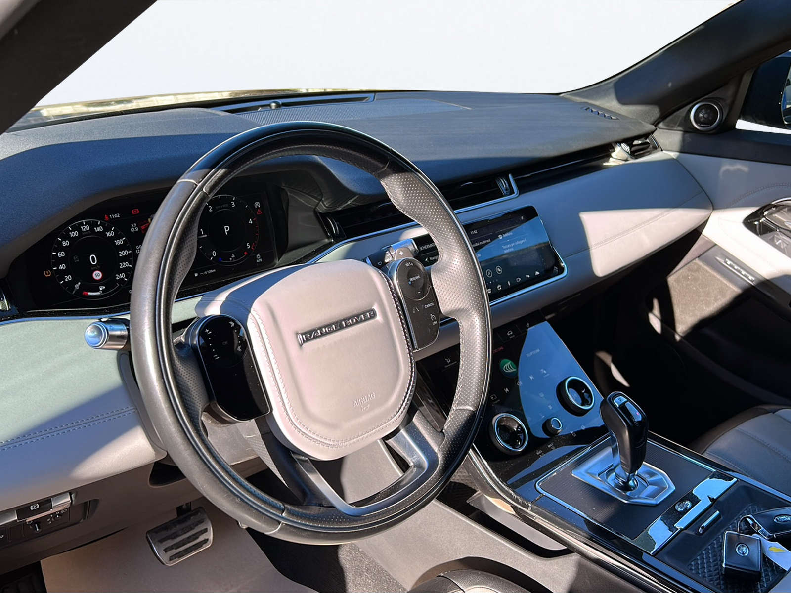 LAND ROVER Range Rover Evoque R-Dynamic D 150 HSE AT9-image-10