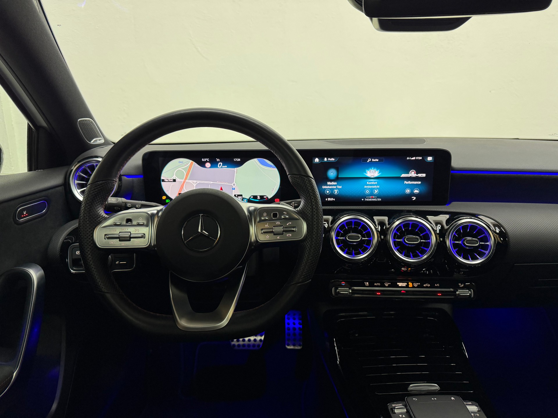 MERCEDES-BENZ A 45 AMG 4Matic+ Speedshift-image-15