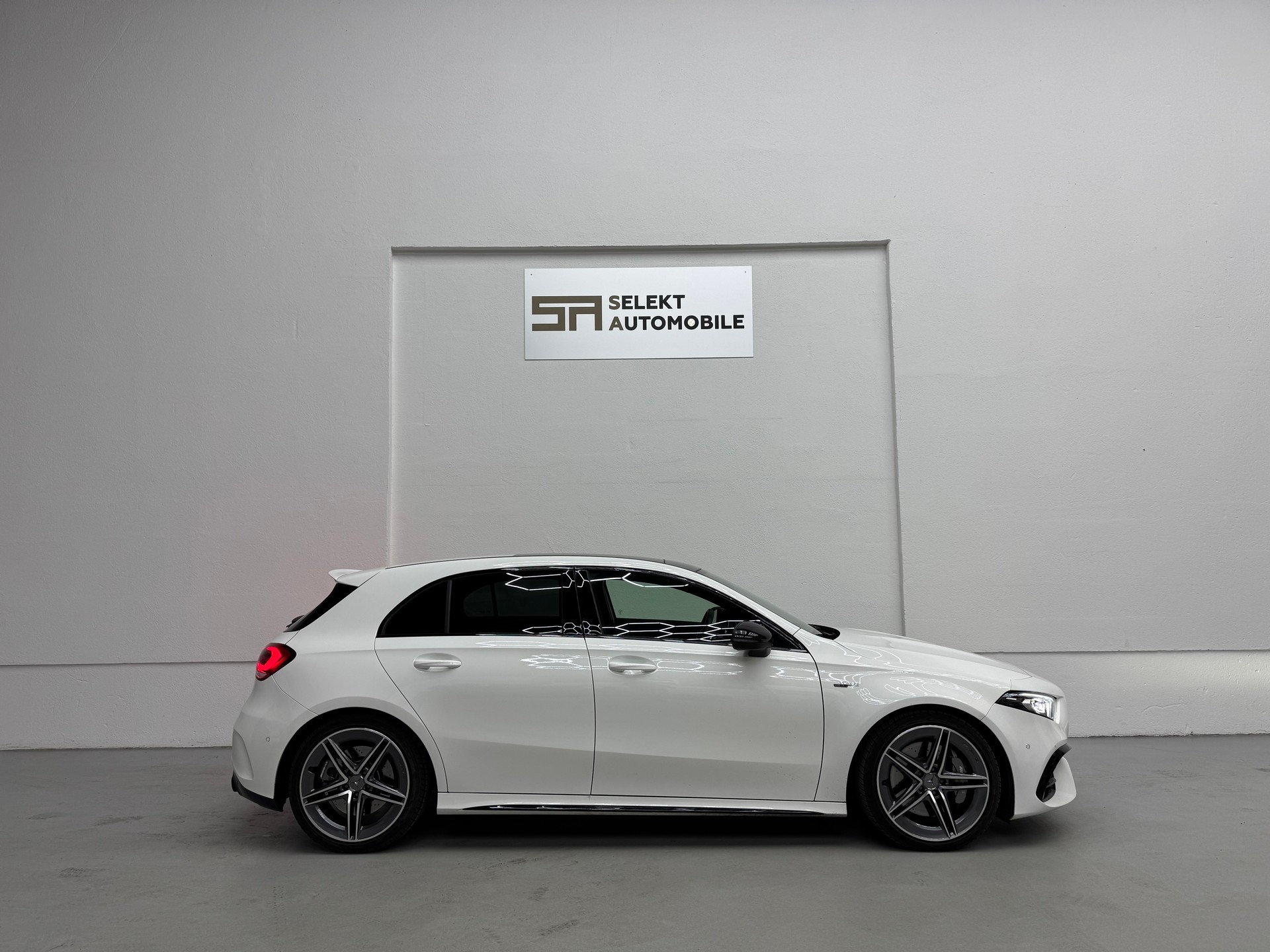 MERCEDES-BENZ A 45 AMG 4Matic+ Speedshift-image-6