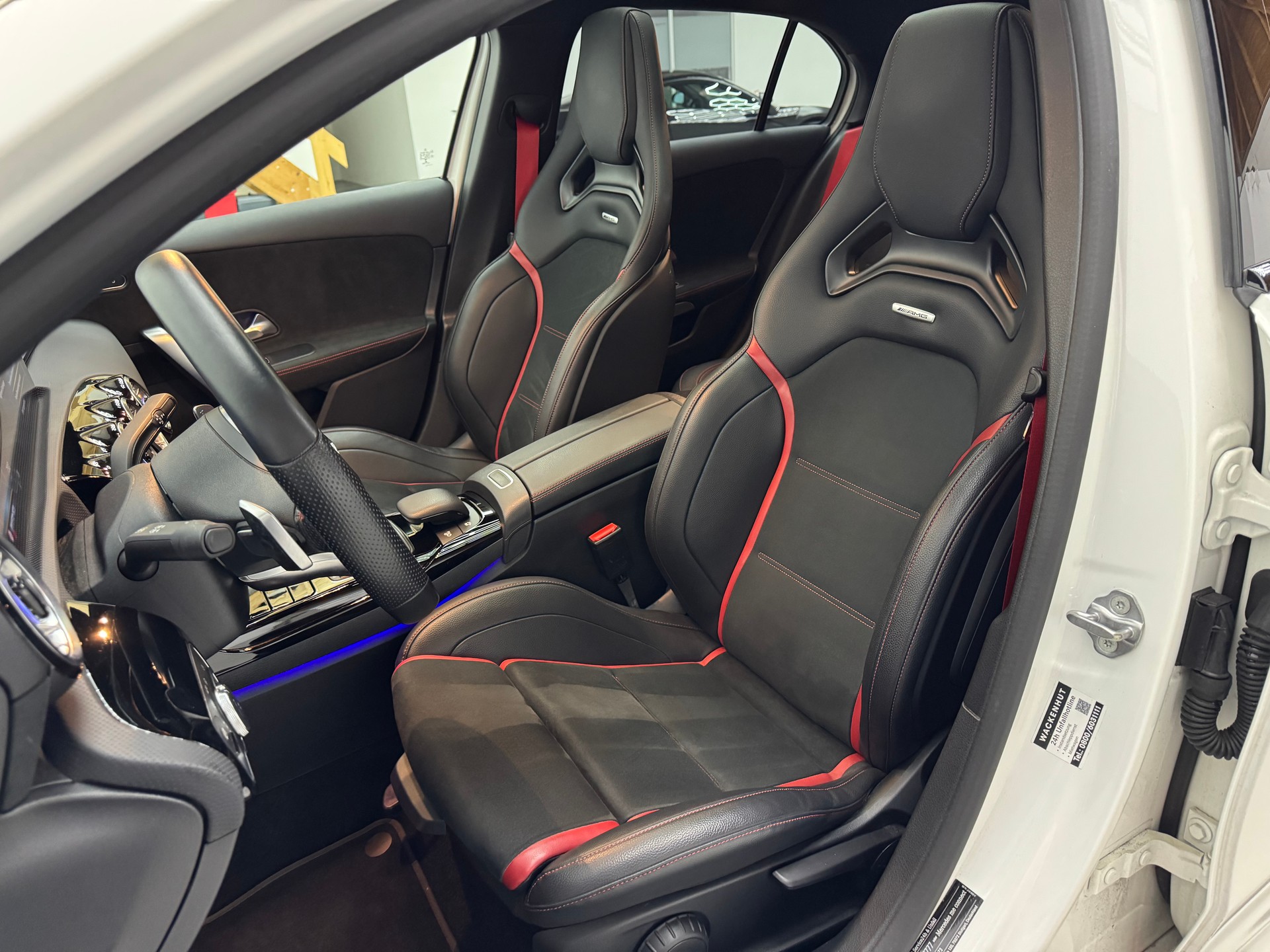 MERCEDES-BENZ A 45 AMG 4Matic+ Speedshift-image-10